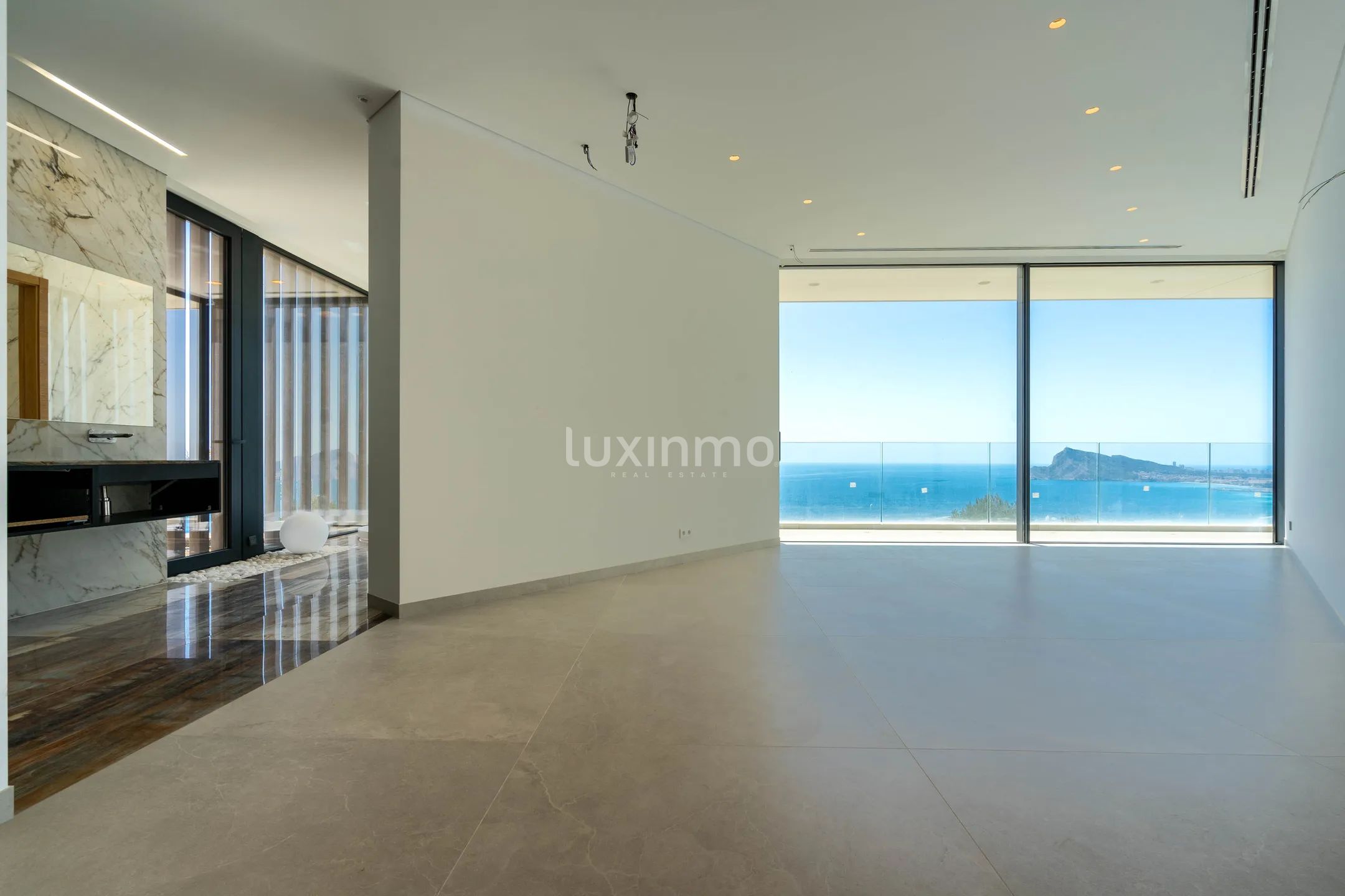 Luxurious modern villa in Altea Hills — photo 21