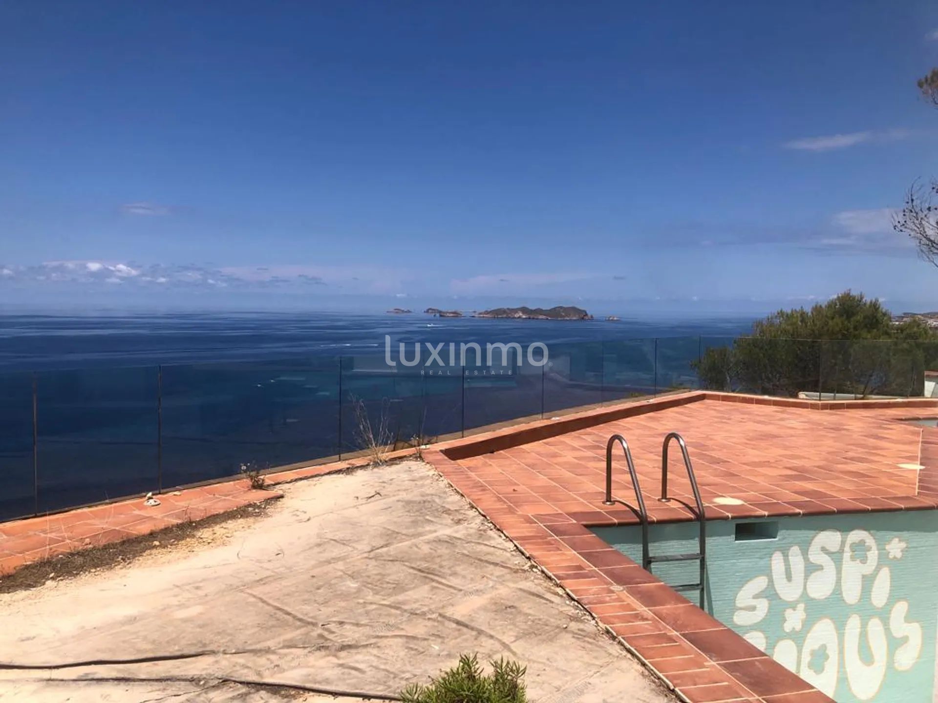 Frontline Villa in need of Renovation in West Coast of Ibiza — photo 8