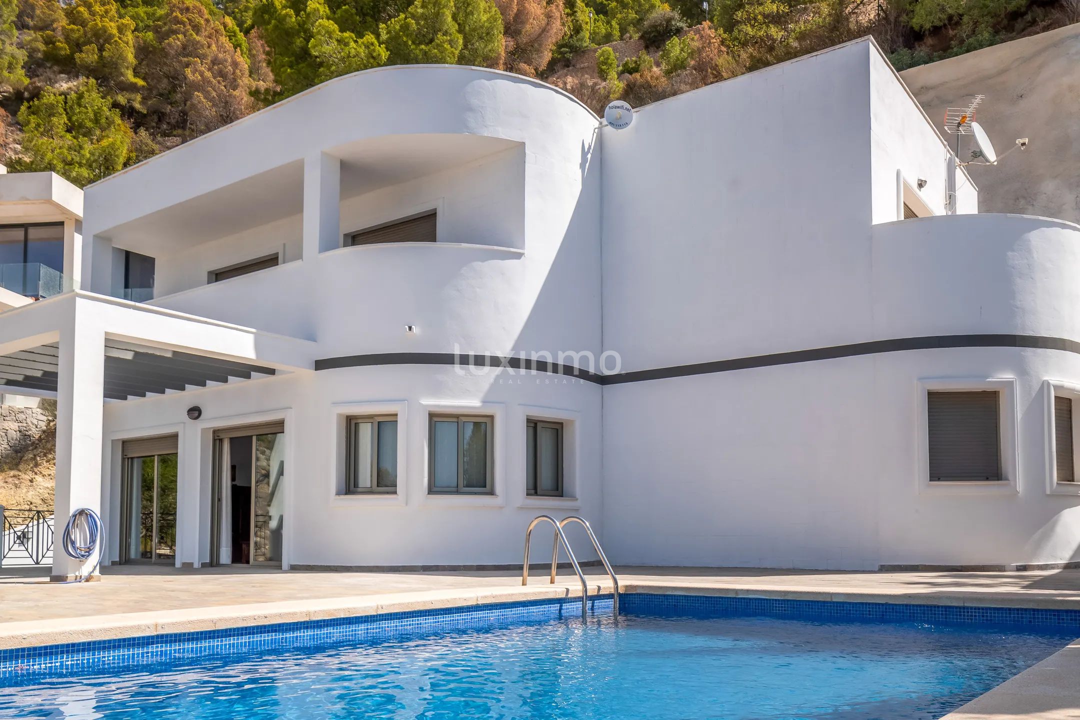 Vakker villa med svømmebasseng til leie til salgs i Altea Hills — photo 1