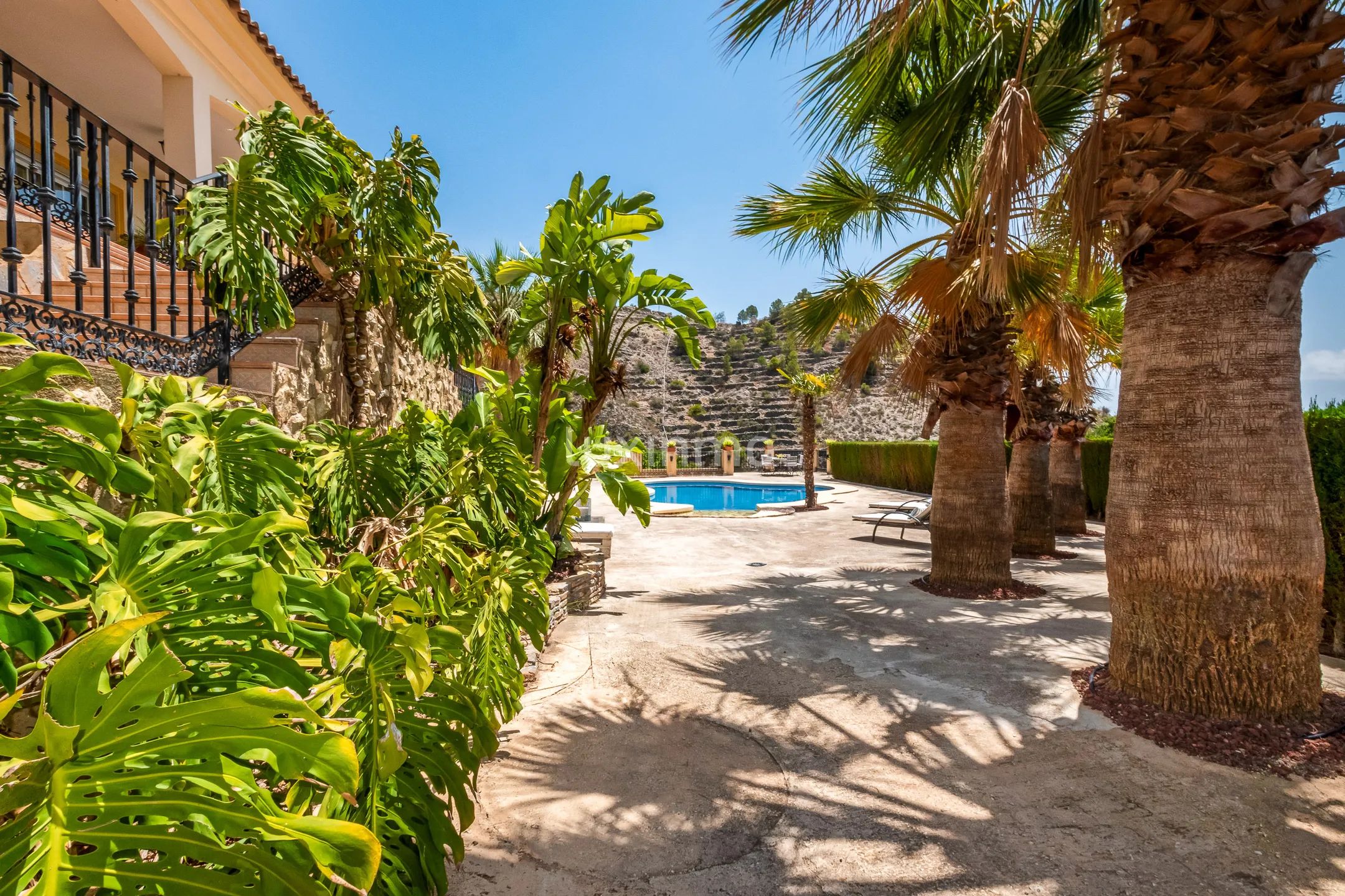 Vakker villa med svømmebasseng til salgs i Callosa — photo 39