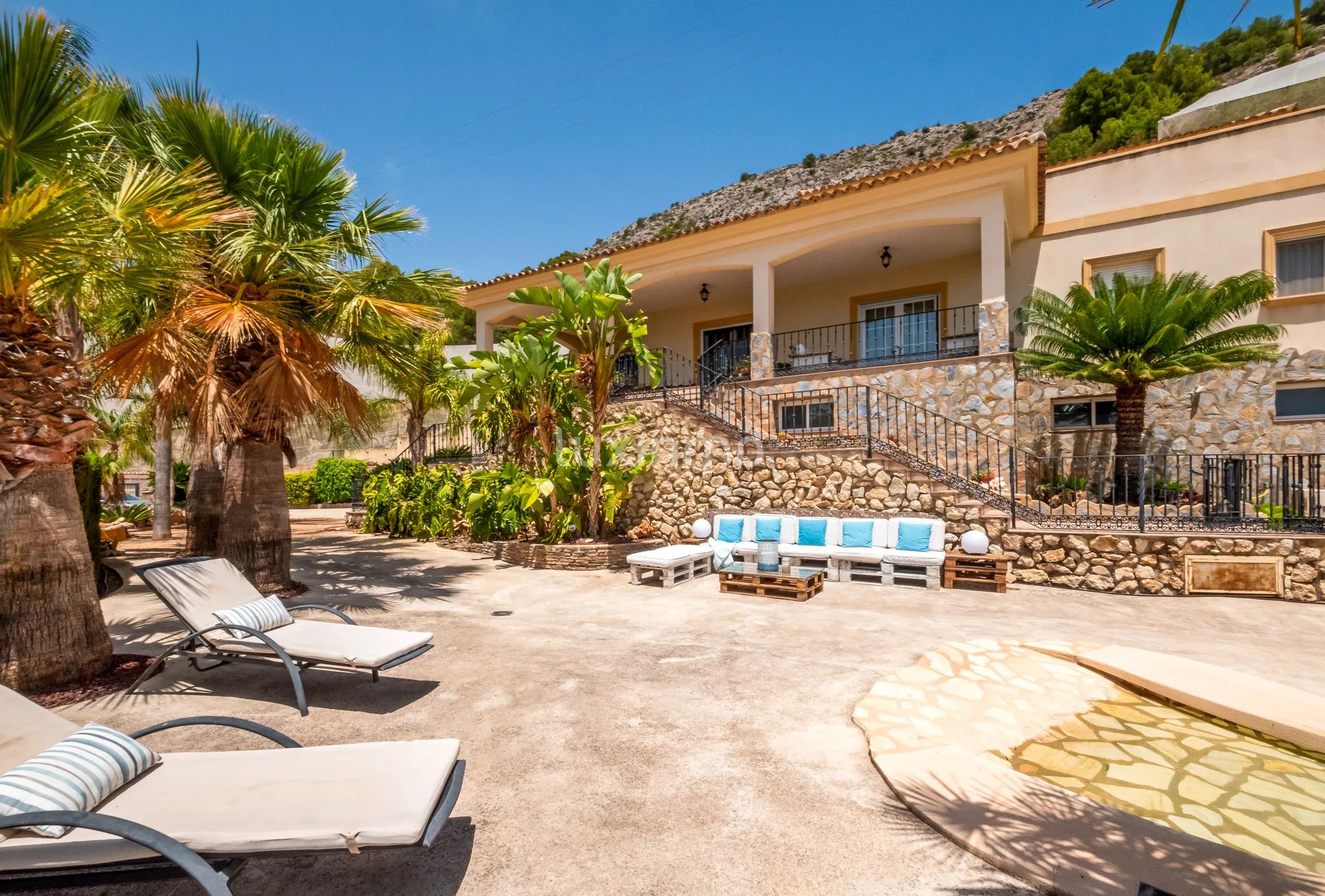 Vakker villa med svømmebasseng til salgs i Callosa — photo 35