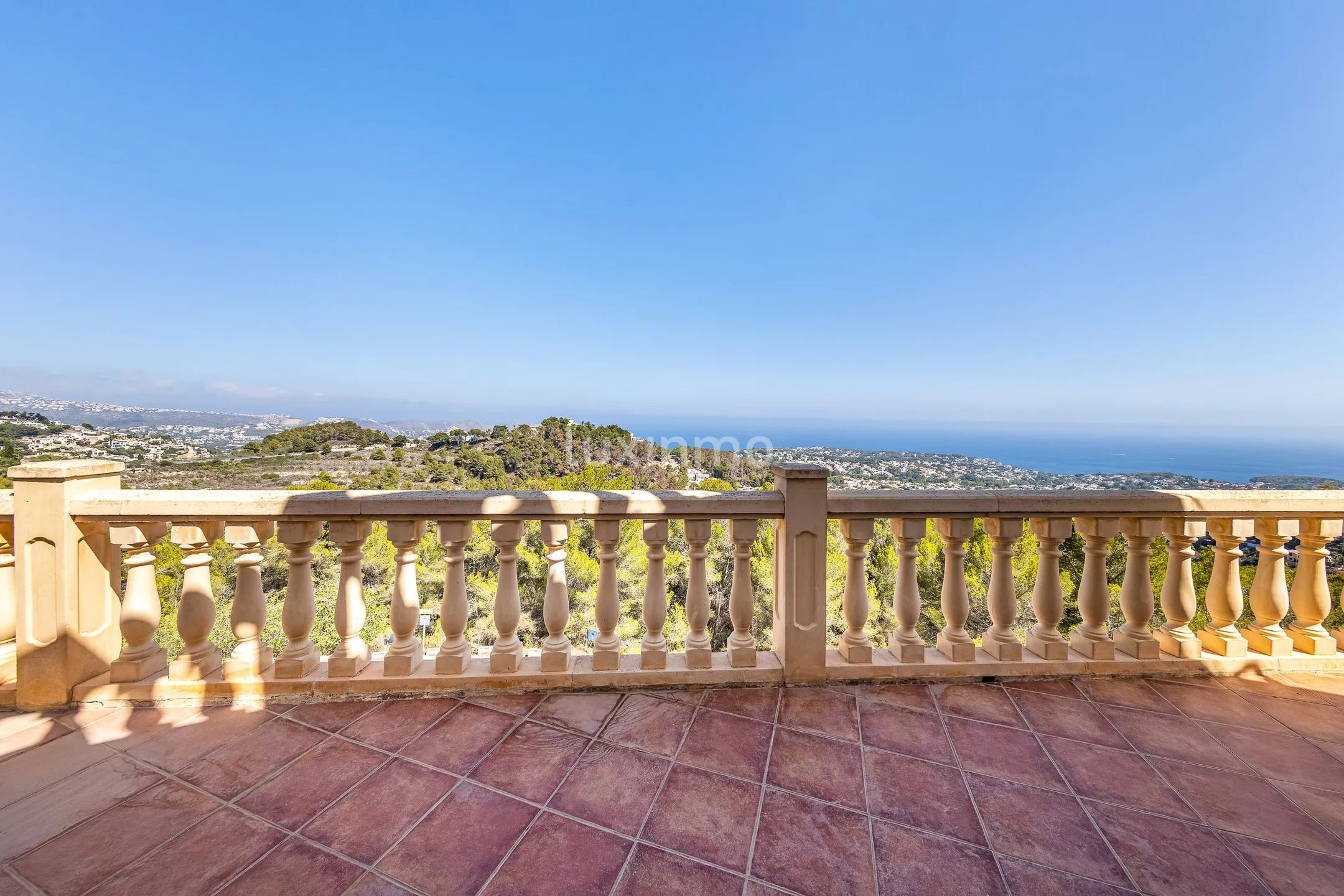Large villa for sale in Moraira with spectacular sea views — photo 8