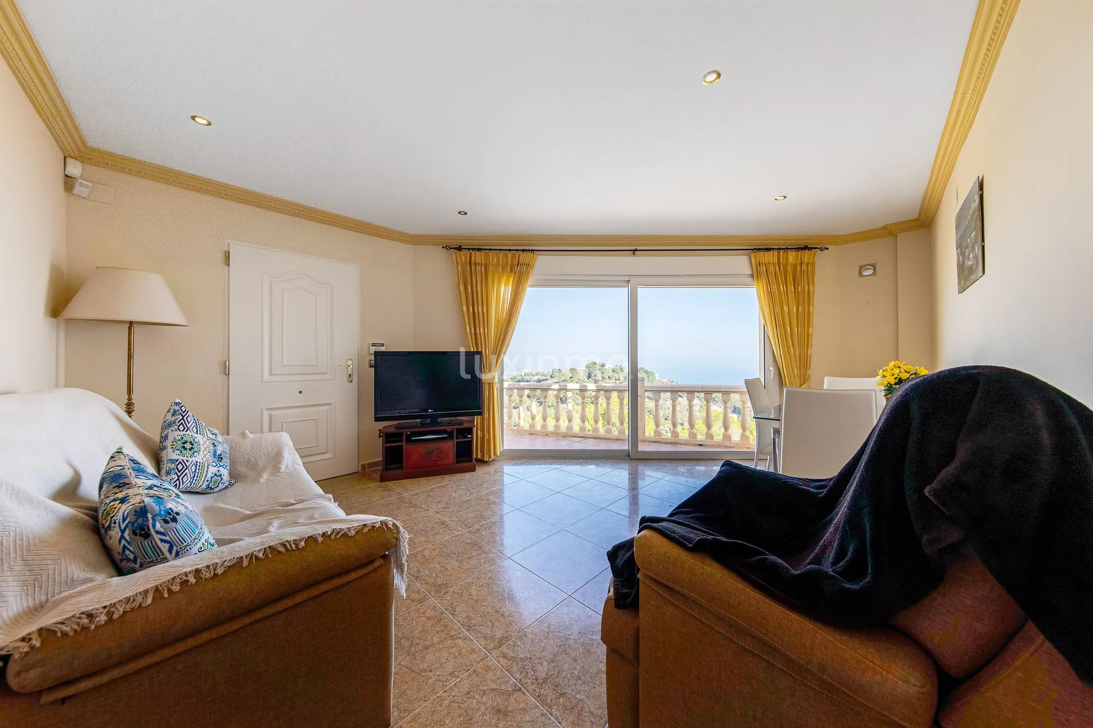 Large villa for sale in Moraira with spectacular sea views — photo 13