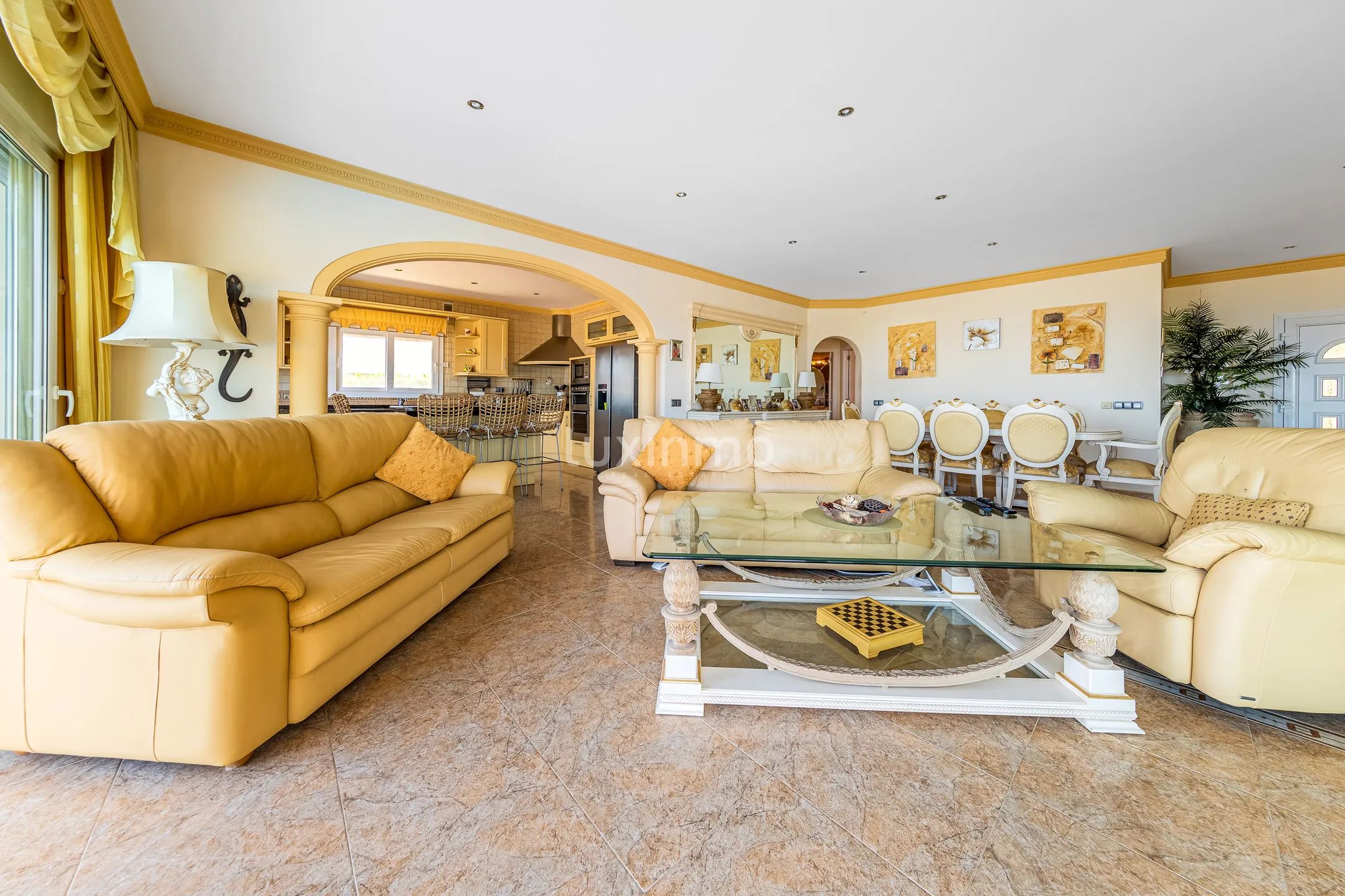 Large villa for sale in Moraira with spectacular sea views — photo 35