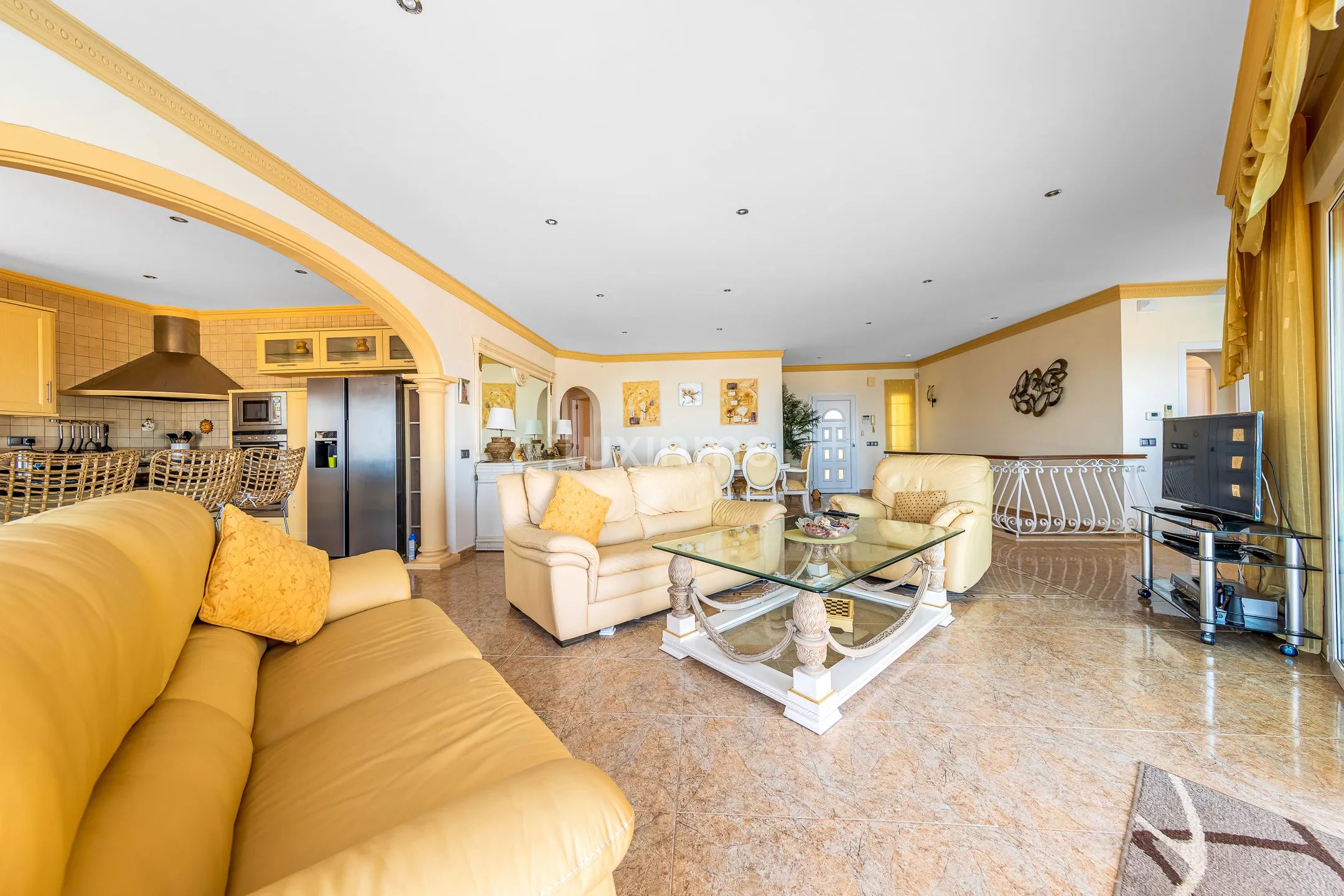 Large villa for sale in Moraira with spectacular sea views — photo 34