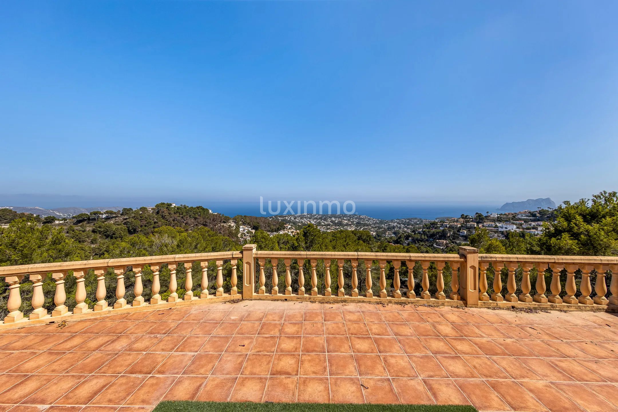 Large villa for sale in Moraira with spectacular sea views — photo 20