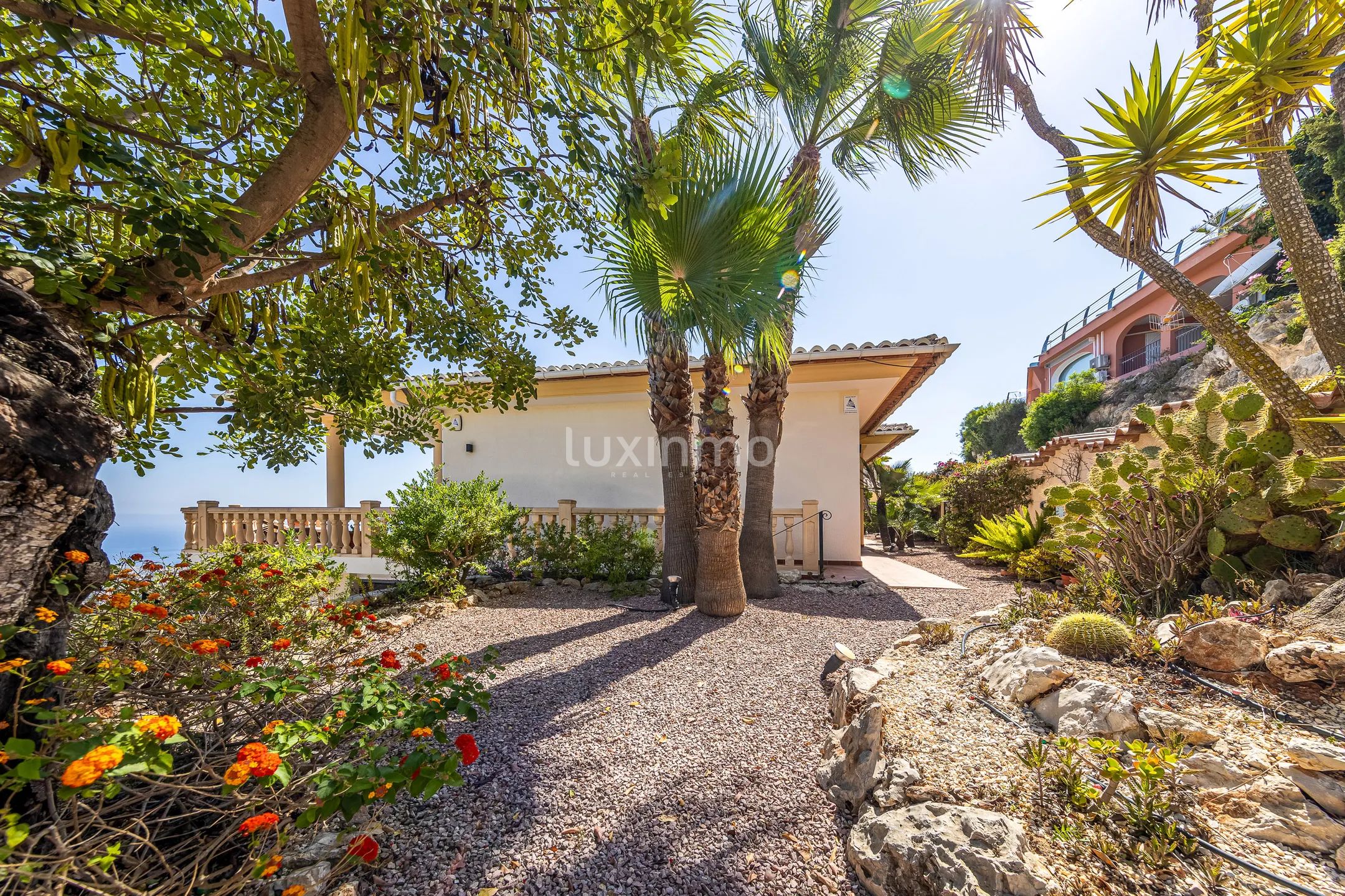 Large villa for sale in Moraira with spectacular sea views — photo 12