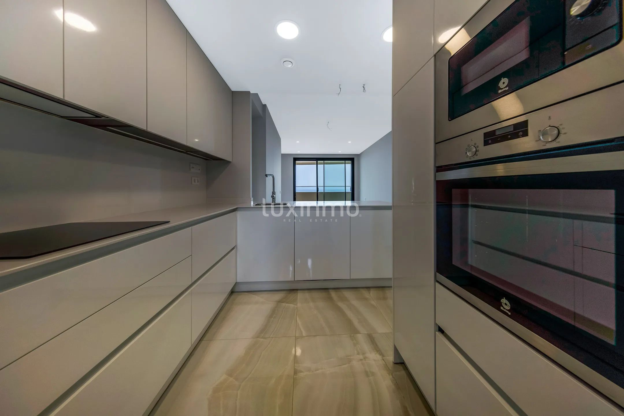 Потрясающая новостройка с 2 спальнями и видом на море — photo 14