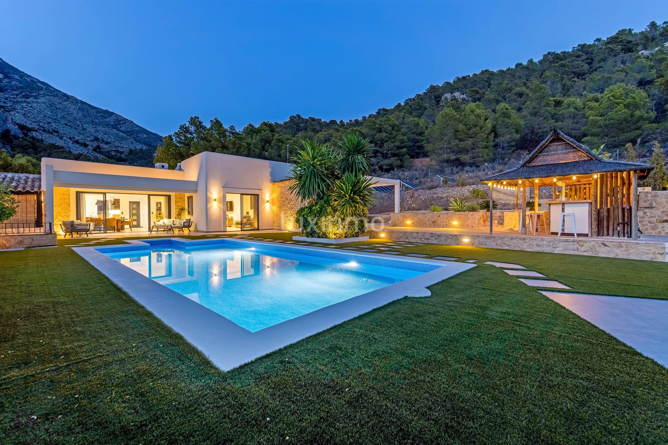 Luxurious mediterranean-style villa with sea views in Finestrat — photo 42