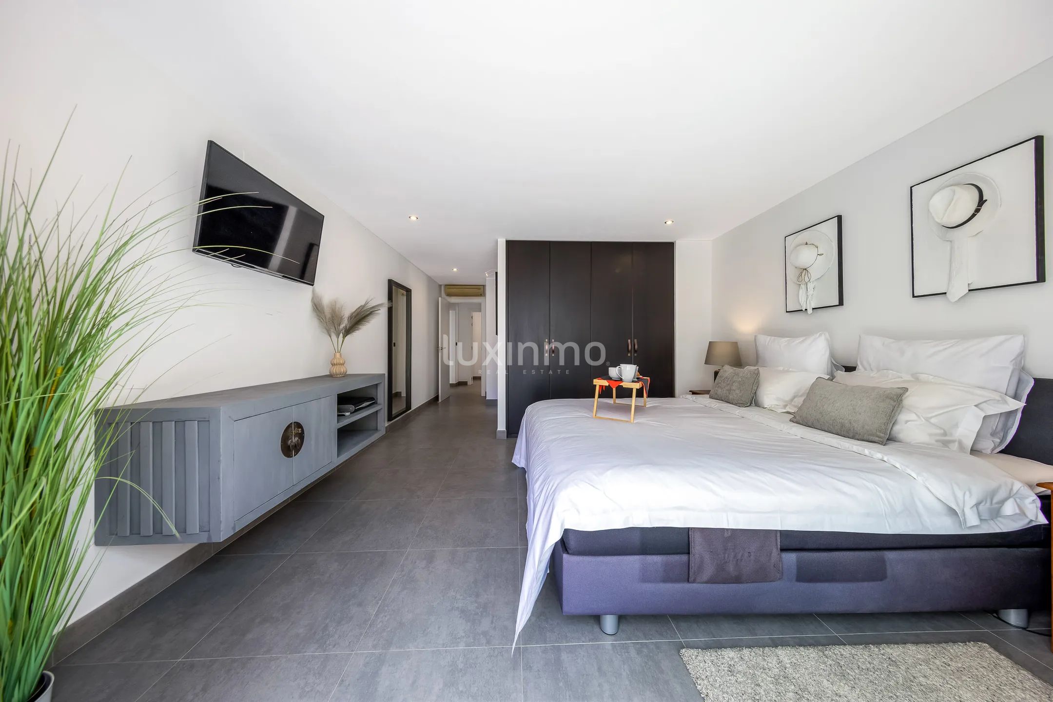 Luxurious mediterranean-style villa with sea views in Finestrat — photo 22