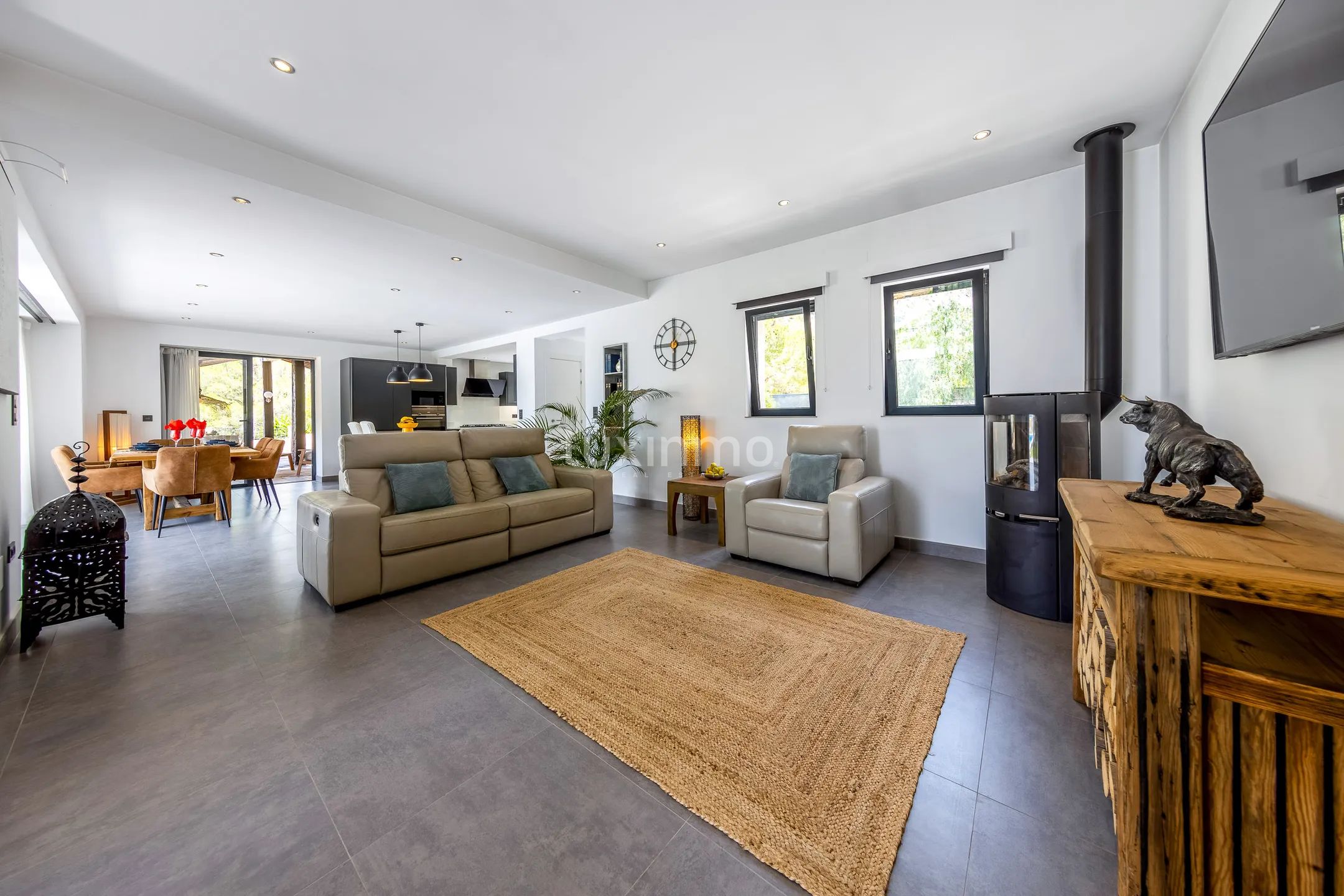 Luxurious mediterranean-style villa with sea views in Finestrat — photo 17