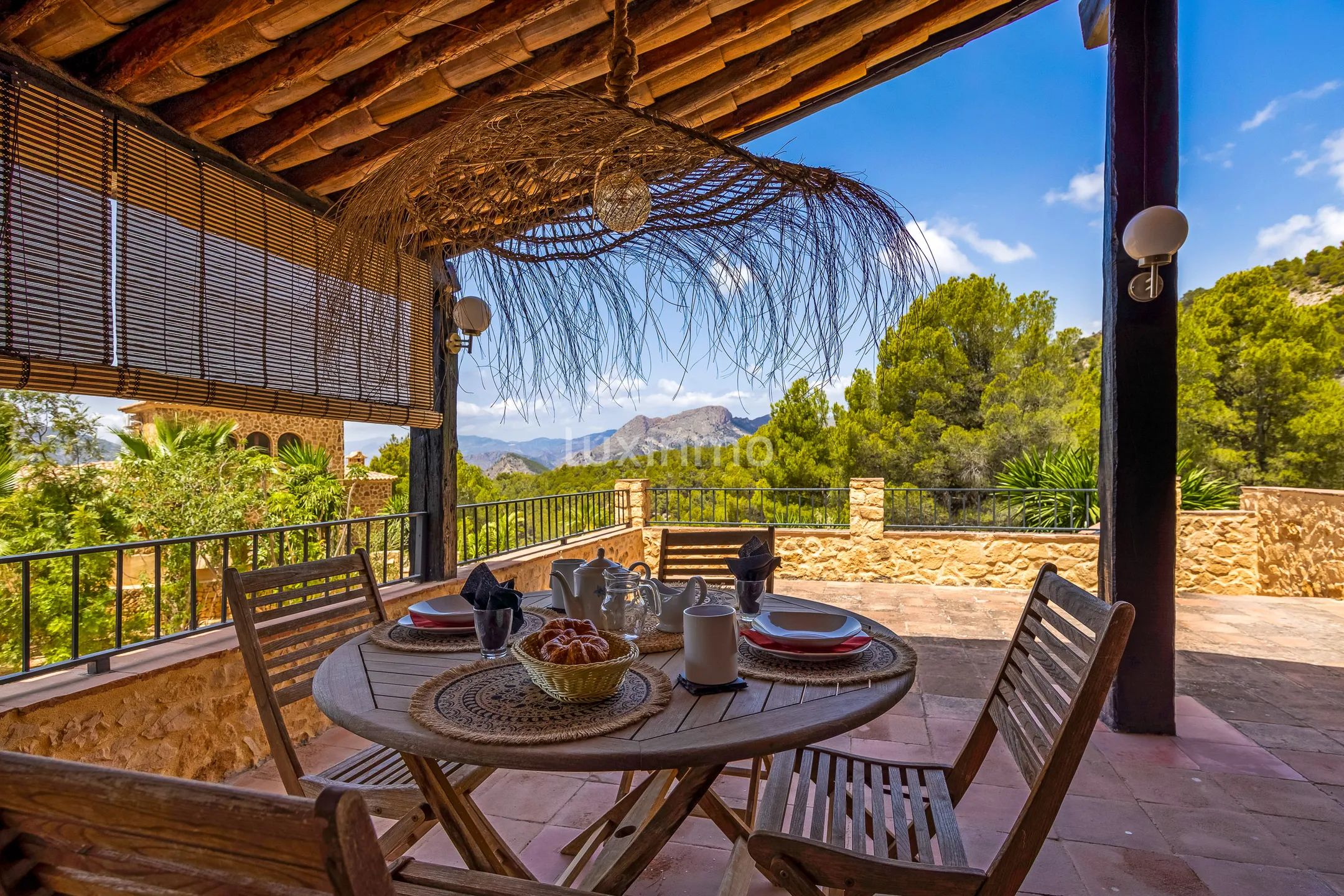 Luxurious mediterranean-style villa with sea views in Finestrat — photo 33