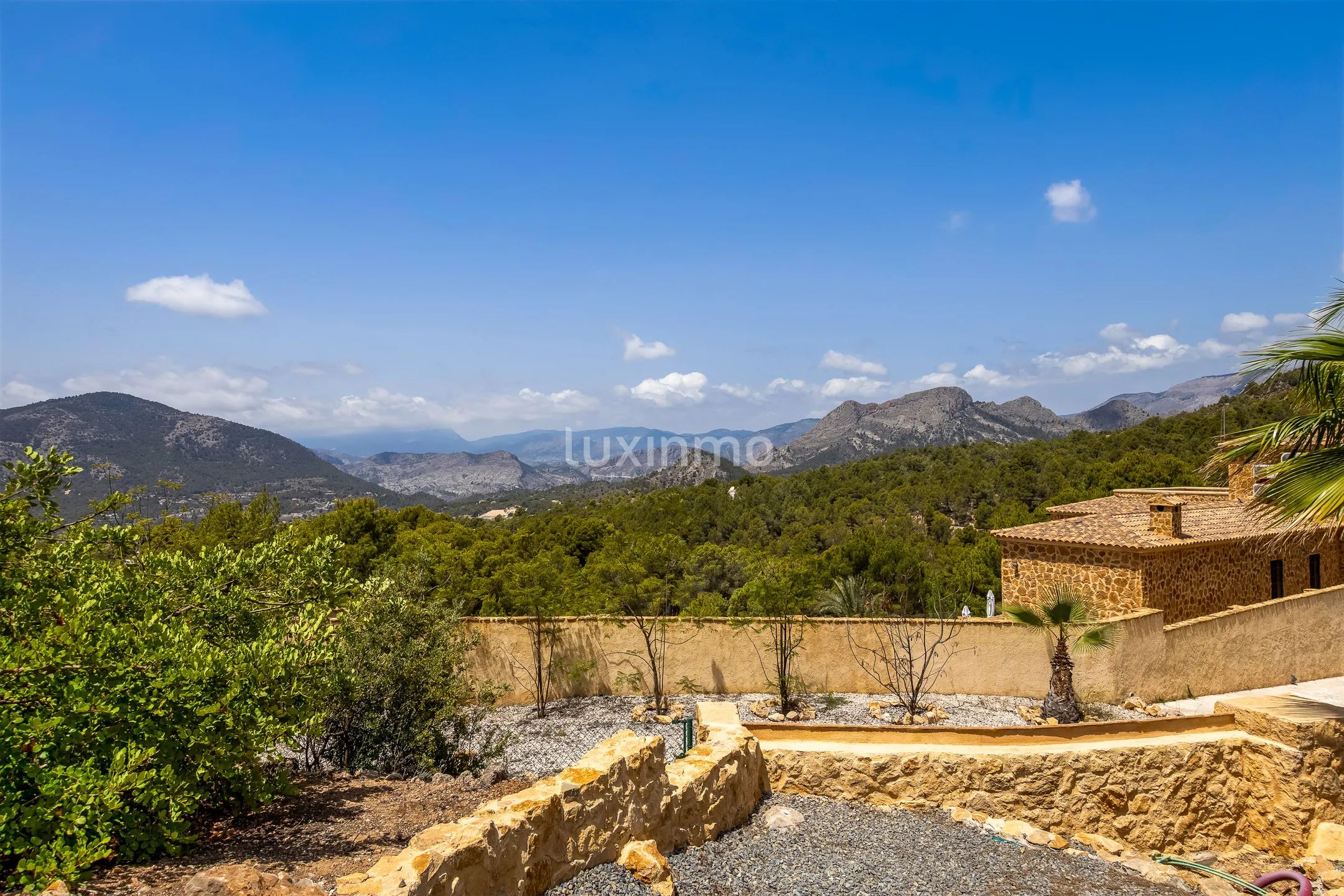 Luxurious mediterranean-style villa with sea views in Finestrat — photo 5