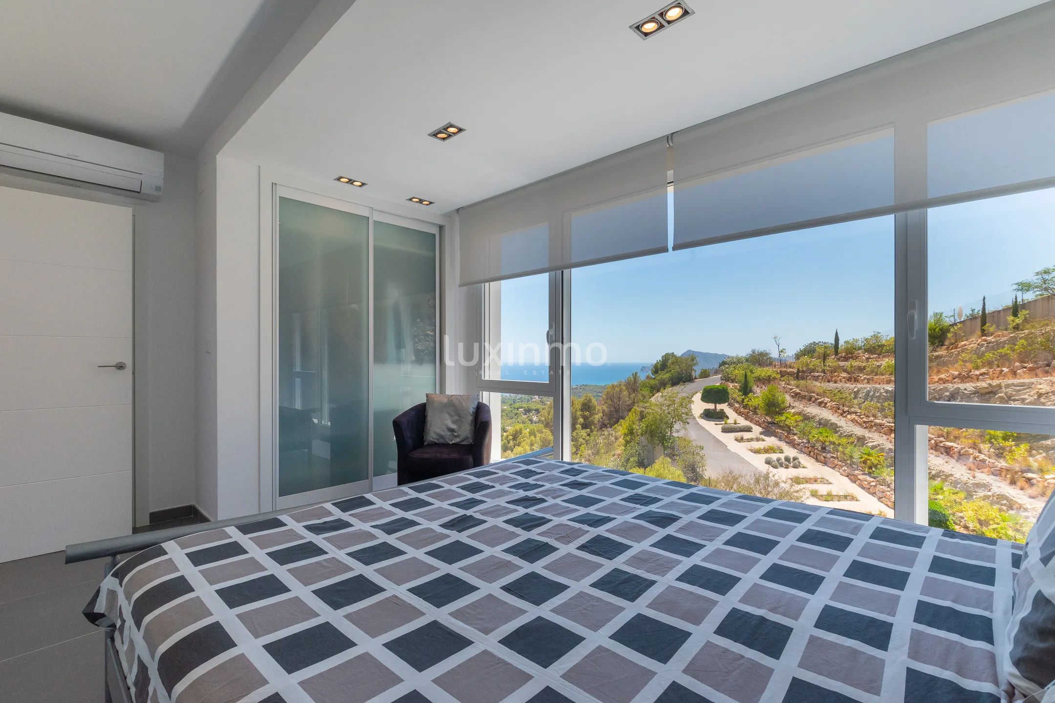 Modern house with sea views in Sierra de Altea — photo 32