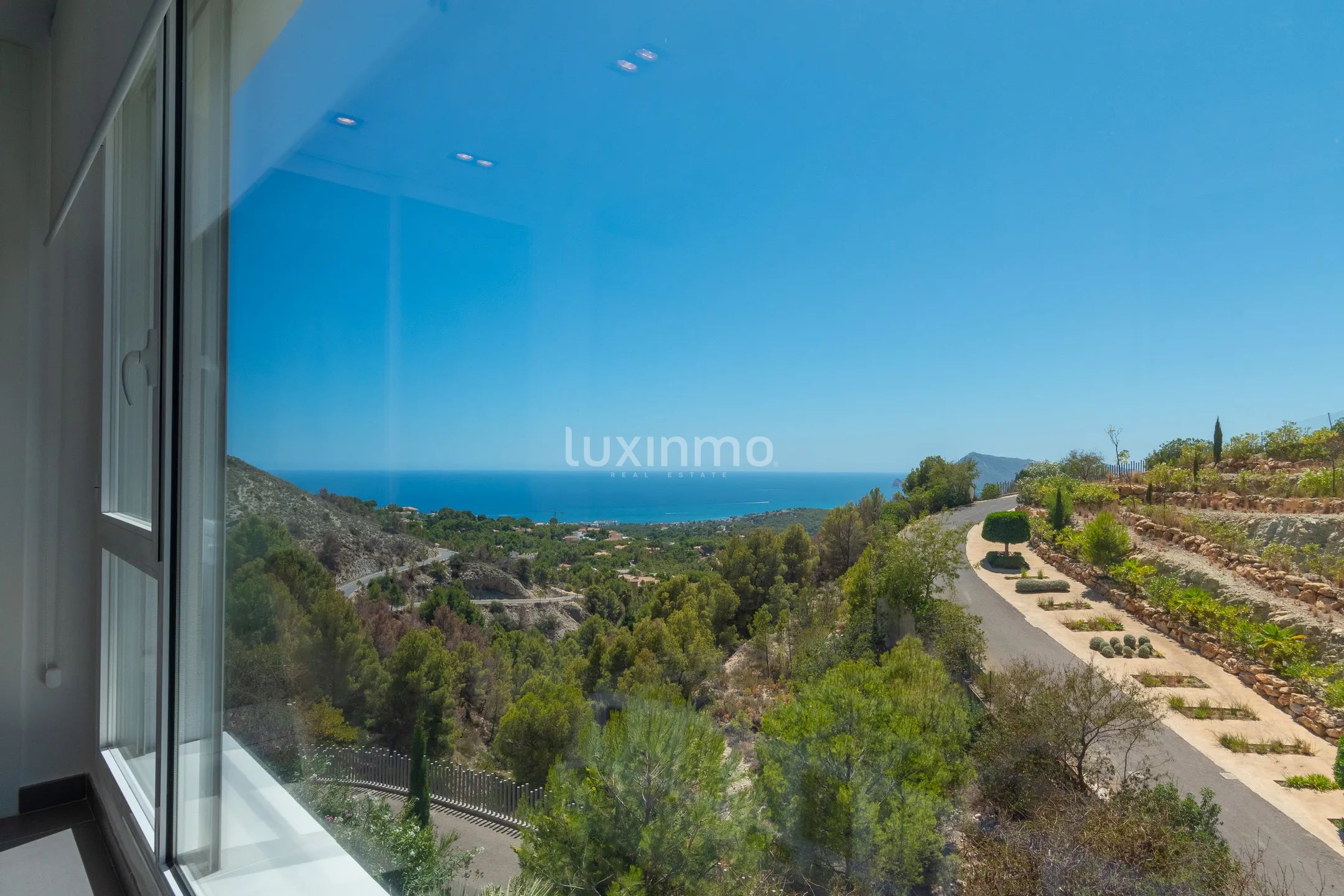 Modern house with sea views in Sierra de Altea — photo 30