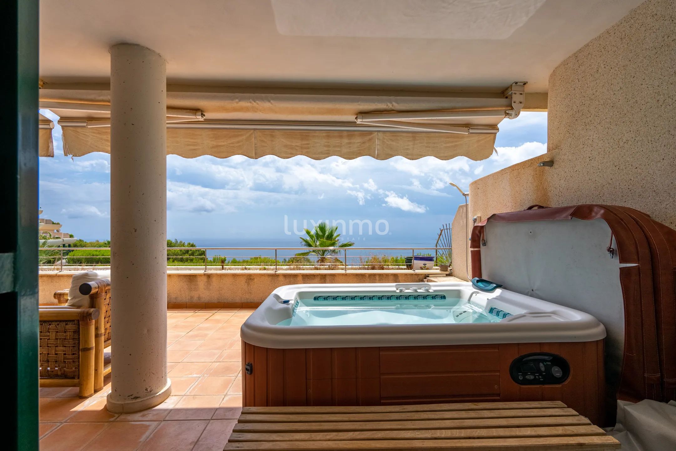 Апартаменты с потрясающим видом на море в Альтеа Хиллс — photo 18