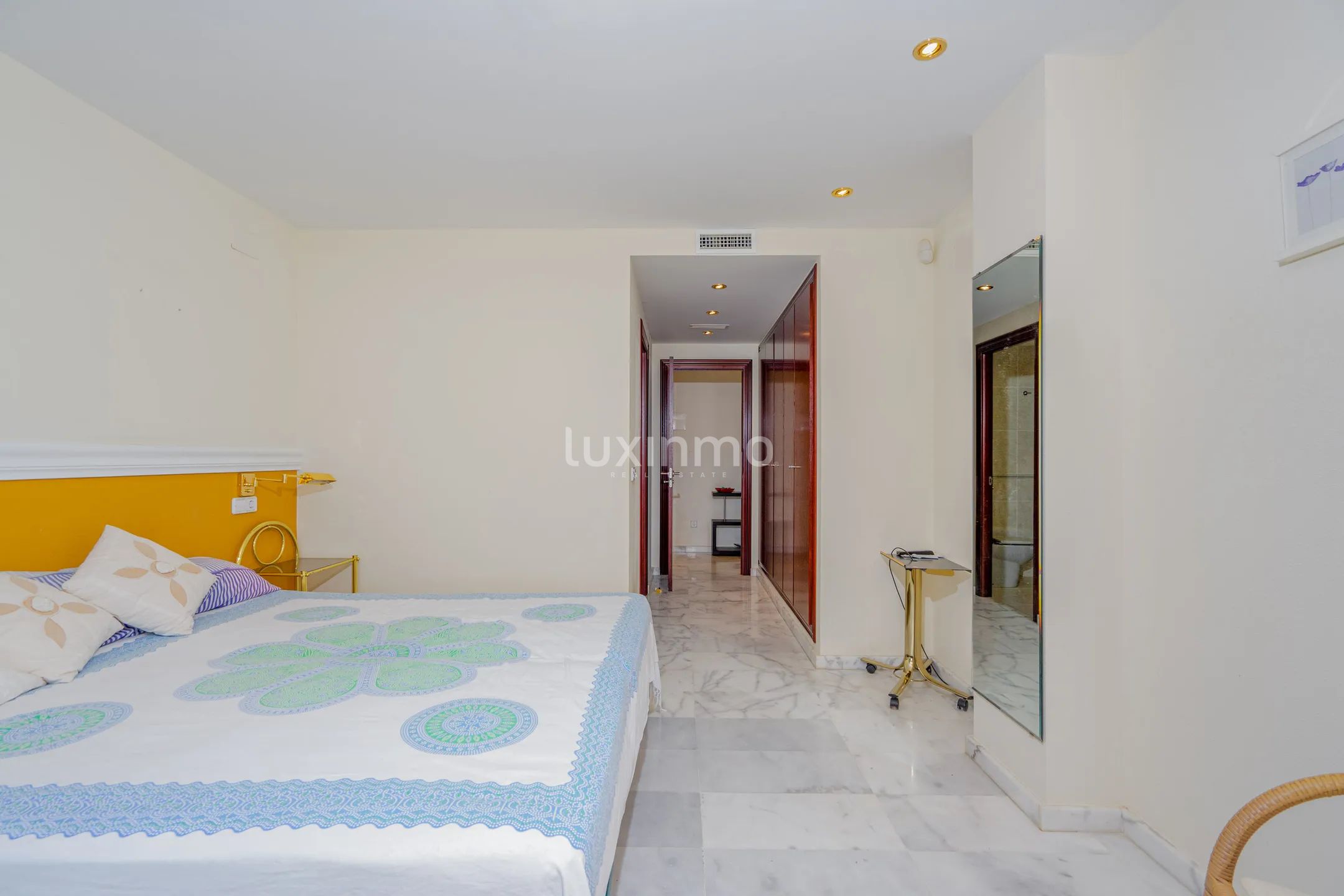 Апартаменты с потрясающим видом на море в Альтеа Хиллс — photo 16