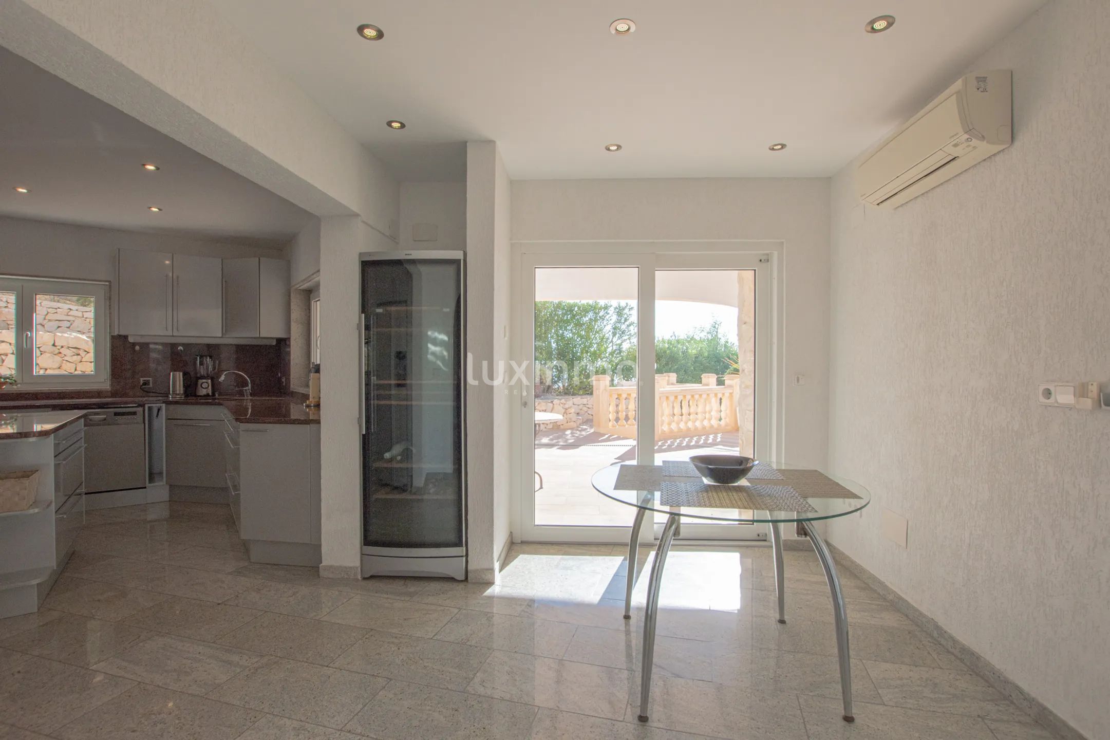 Villa mit atemberaubendem Meer- und Bergblick in Calpe zu verkaufen — photo 14