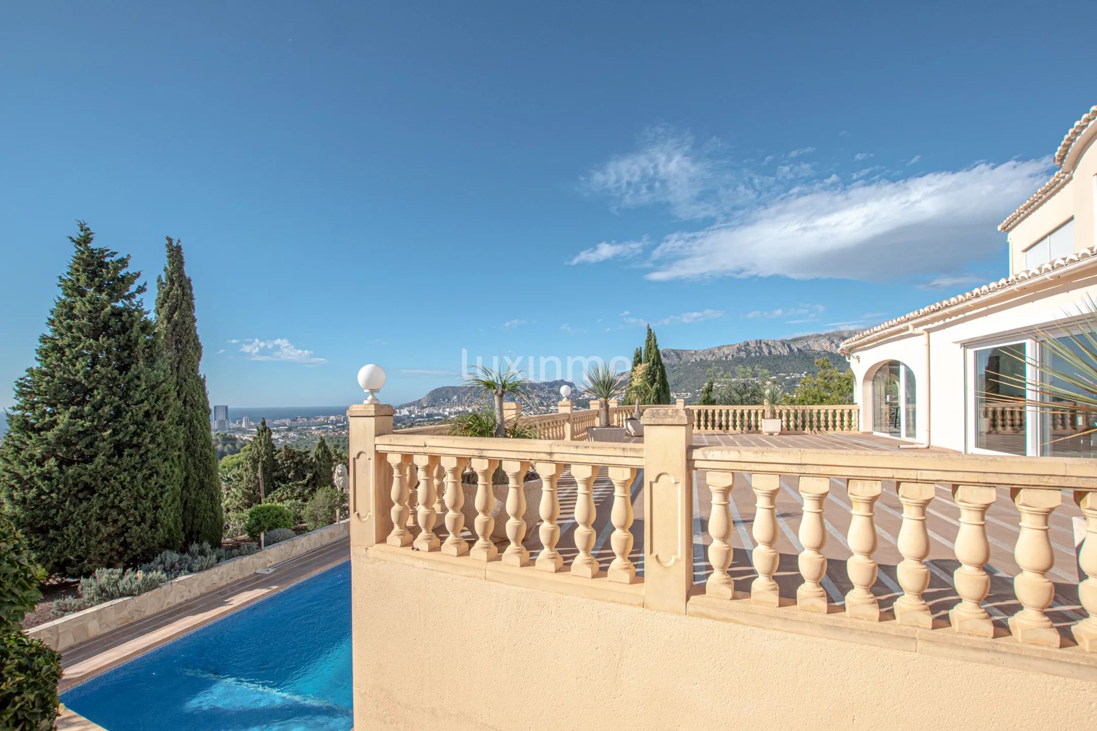 Villa mit atemberaubendem Meer- und Bergblick in Calpe zu verkaufen — photo 7