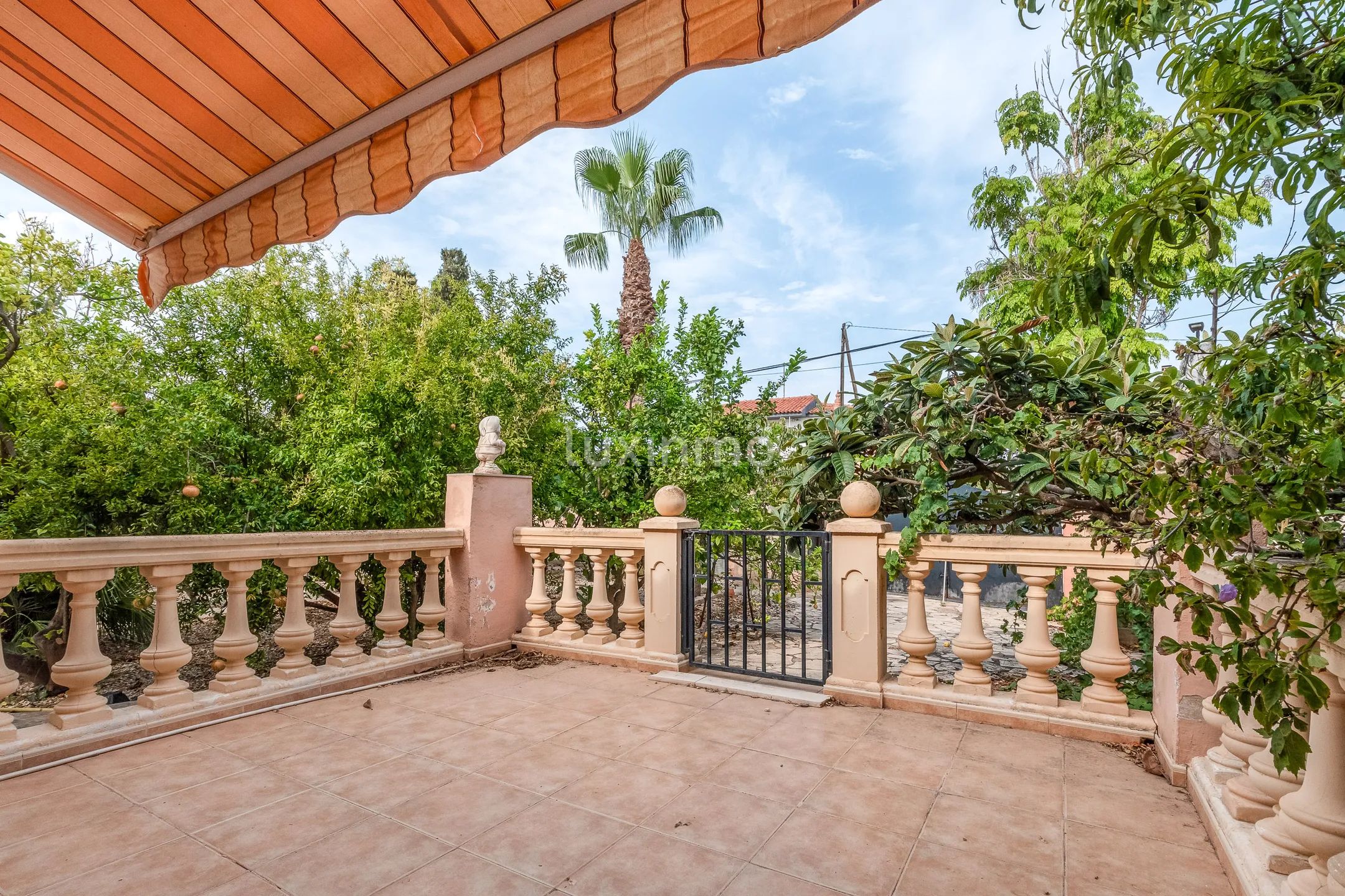 Villa near the centre for sale in Albir — photo 31