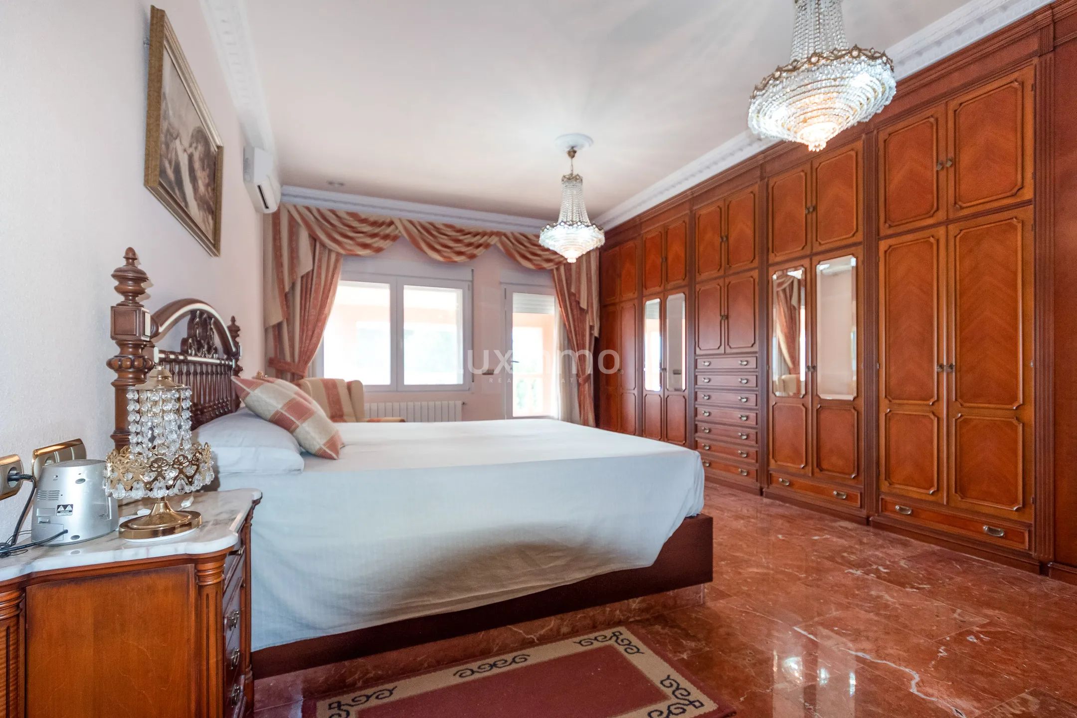 Villa near the centre for sale in Albir — photo 9