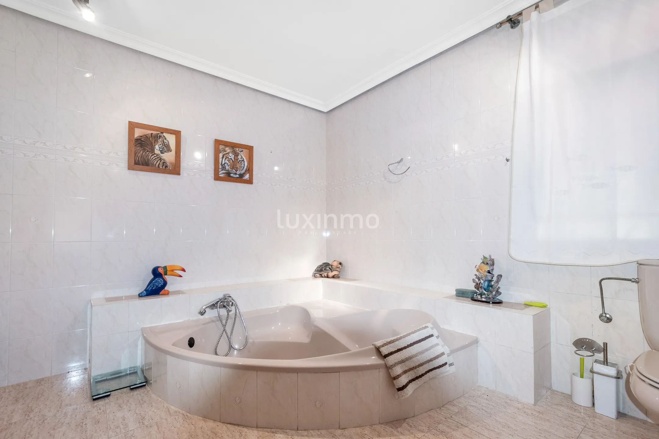 Villa near the centre for sale in Albir — photo 7