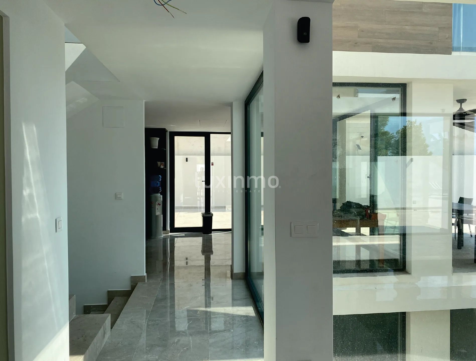 Spacious Luxury villa with garage and sea views in Sierra Cortina for sale — photo 12