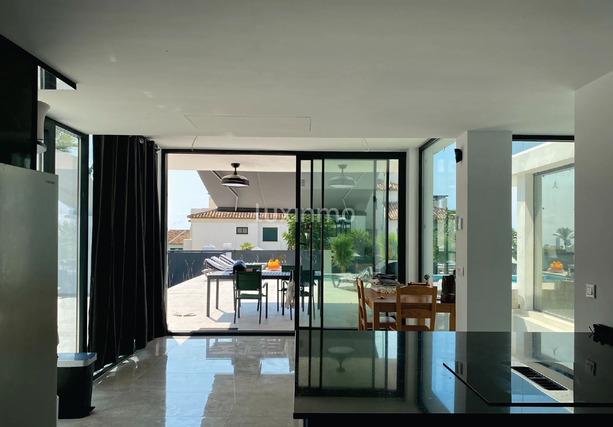 Spacious Luxury villa with garage and sea views in Sierra Cortina for sale — photo 18