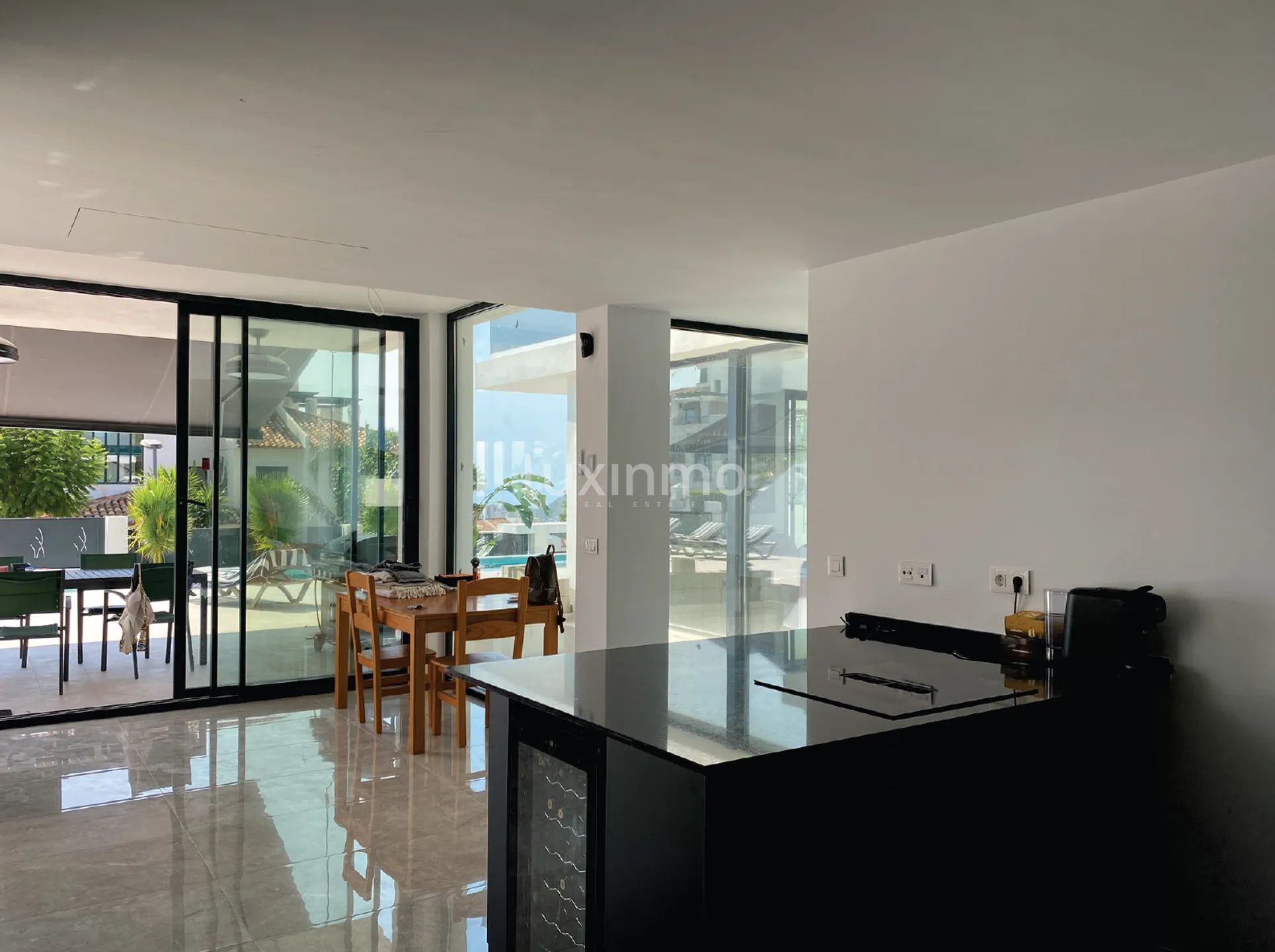 Spacious Luxury villa with garage and sea views in Sierra Cortina for sale — photo 17