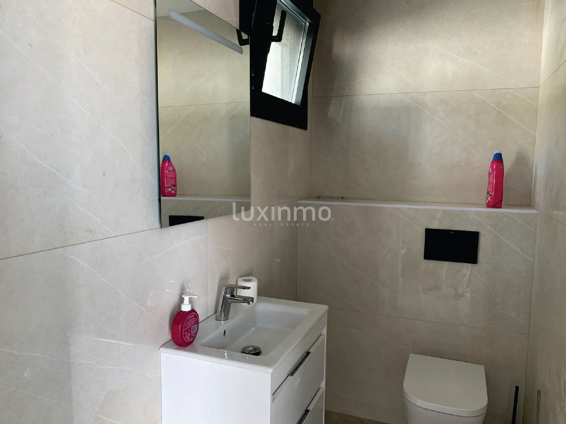 Spacious Luxury villa with garage and sea views in Sierra Cortina for sale — photo 19