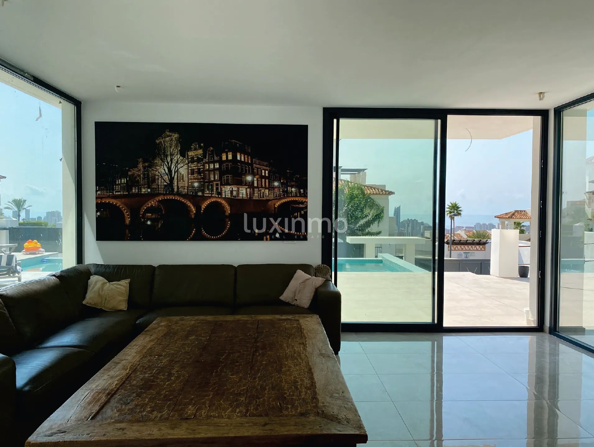 Spacious Luxury villa with garage and sea views in Sierra Cortina for sale — photo 10