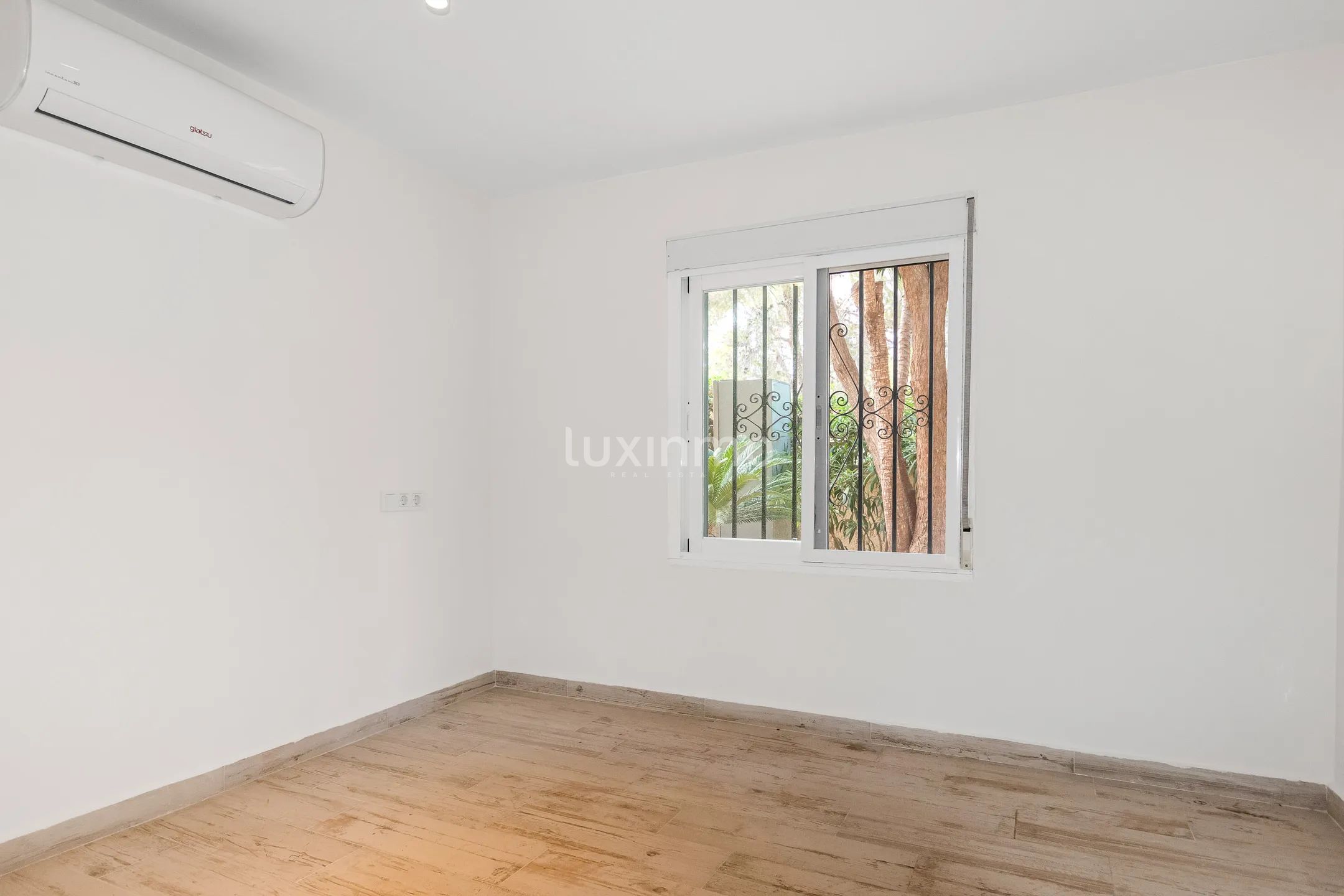 Beautiful villa with swimming pool for rent in Albir — photo 19