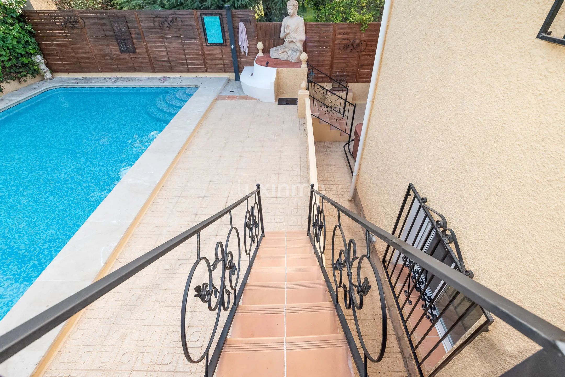 Beautiful villa with swimming pool for rent in Albir — photo 24