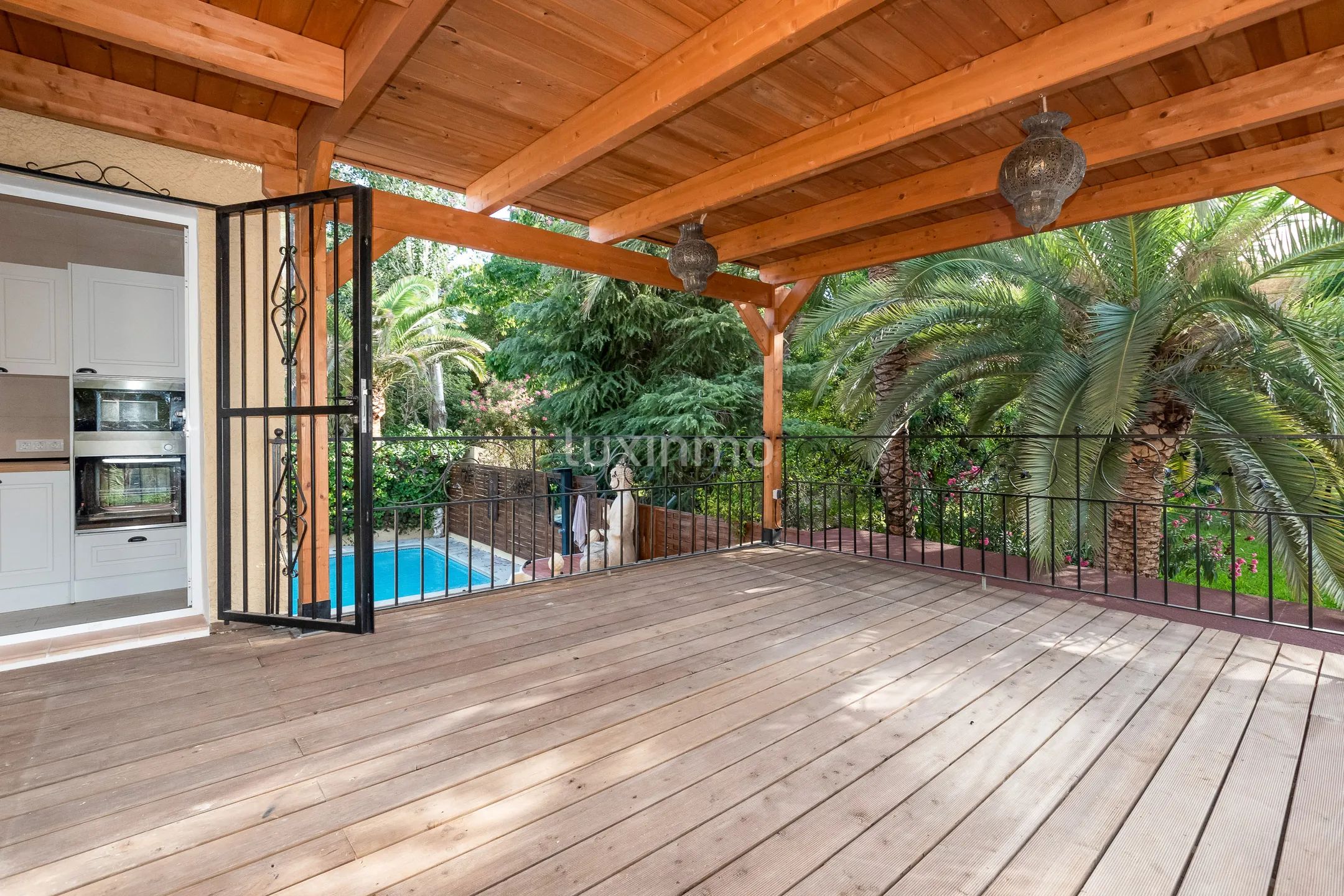 Beautiful villa with swimming pool for rent in Albir — photo 8