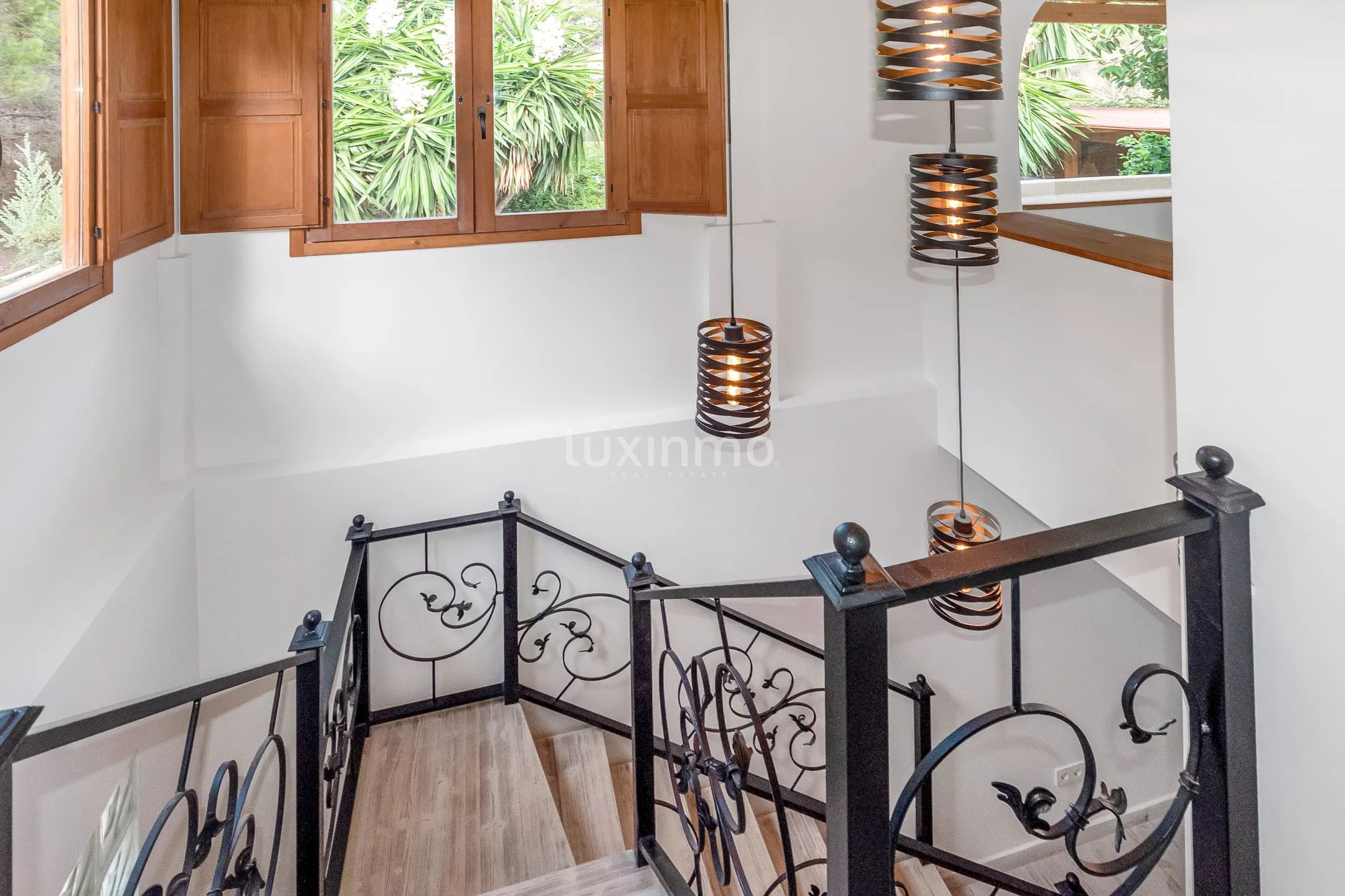 Beautiful villa with swimming pool for rent in Albir — photo 23