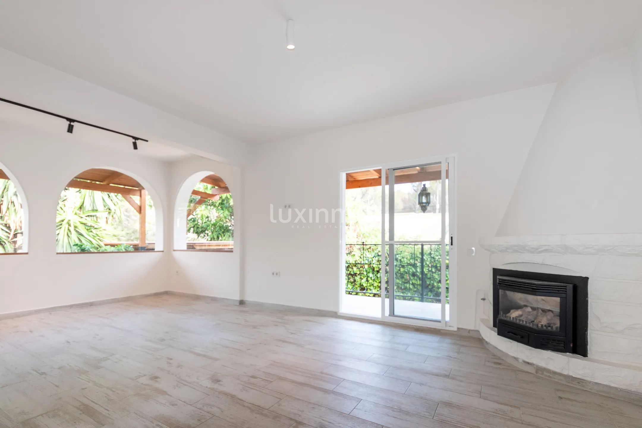 Beautiful villa with swimming pool for rent in Albir — photo 9