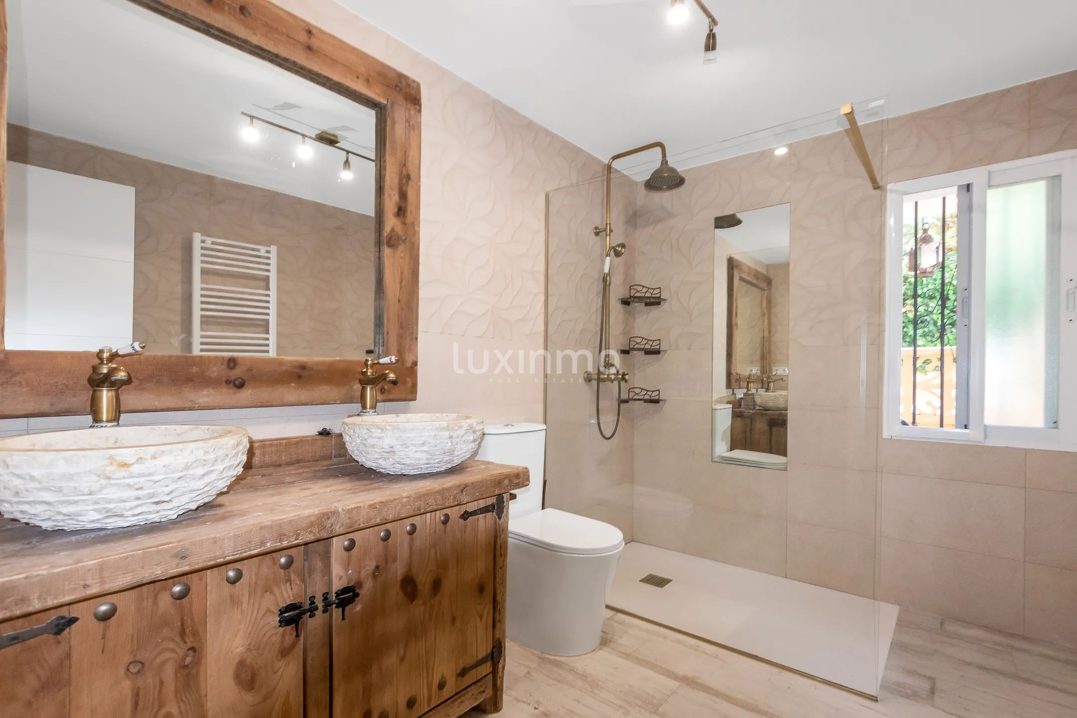 Beautiful villa with swimming pool for rent in Albir — photo 14