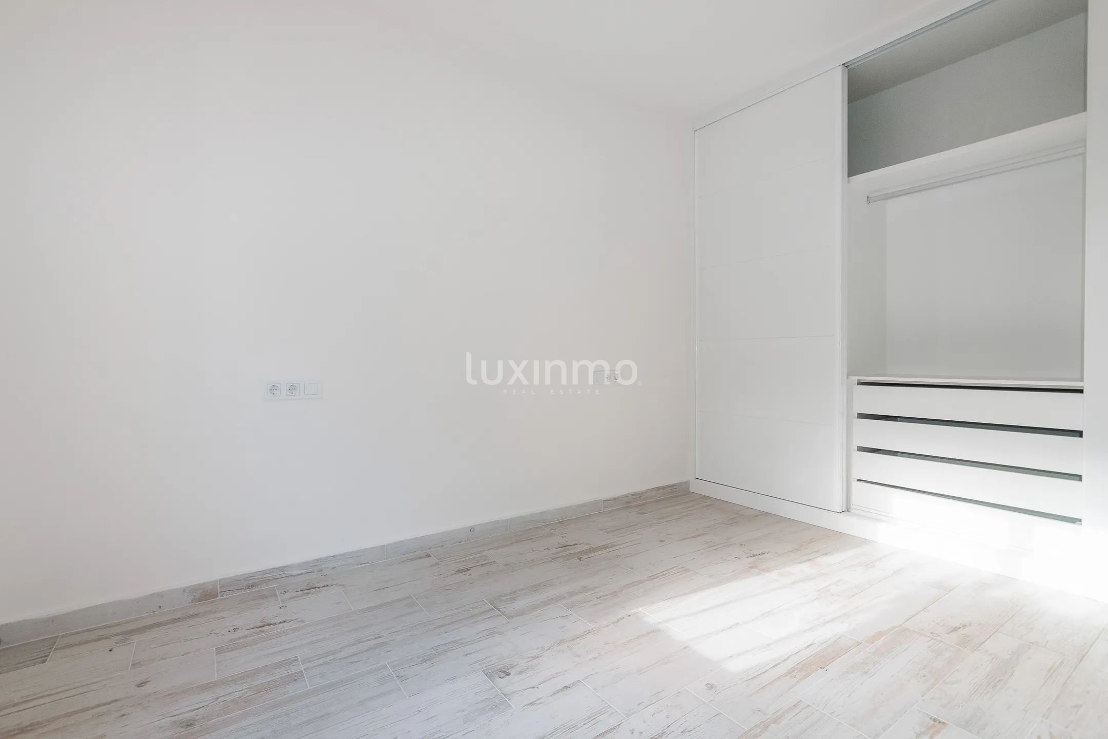 Beautiful villa with swimming pool for rent in Albir — photo 18