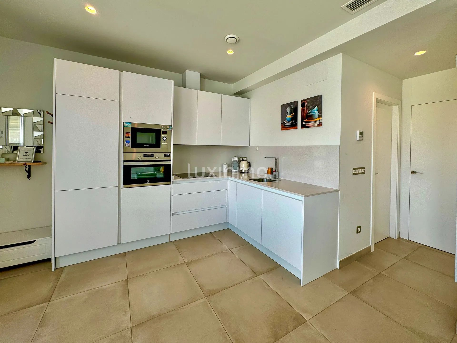 Современная квартира на первом этаже с садом — photo 14