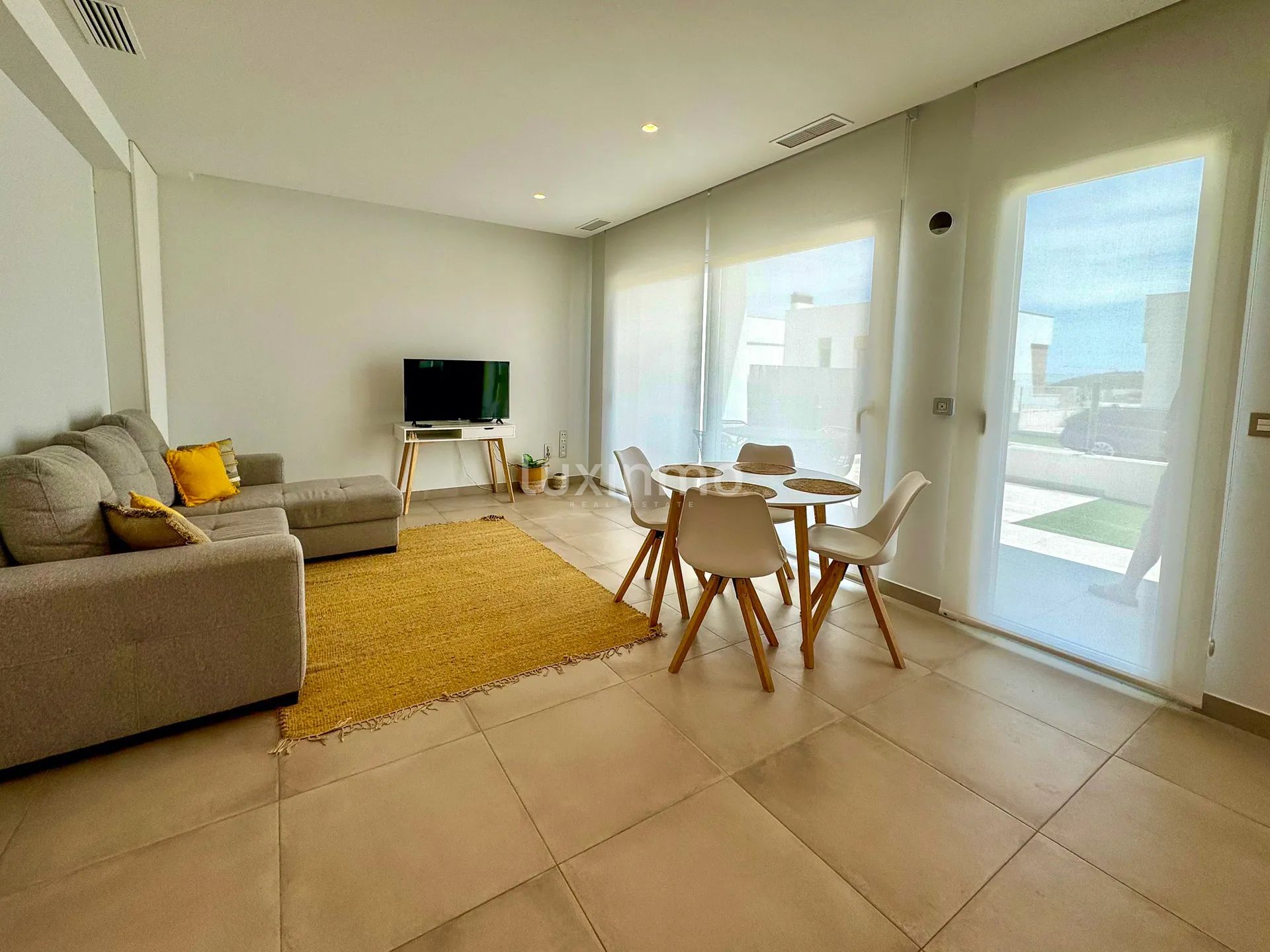 Современная квартира на первом этаже с садом — photo 13