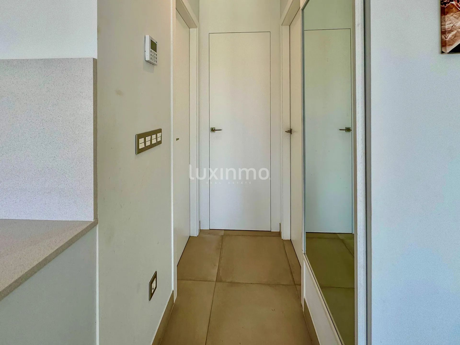 Современная квартира на первом этаже с садом — photo 21