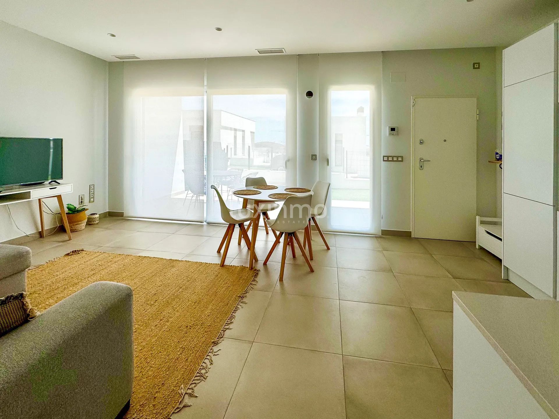 Современная квартира на первом этаже с садом — photo 12