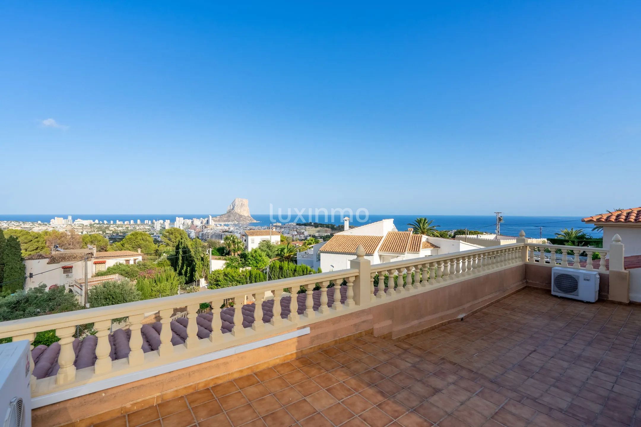 Villa mediterránea con vistas al mar y a la montaña en Calpe — photo 22