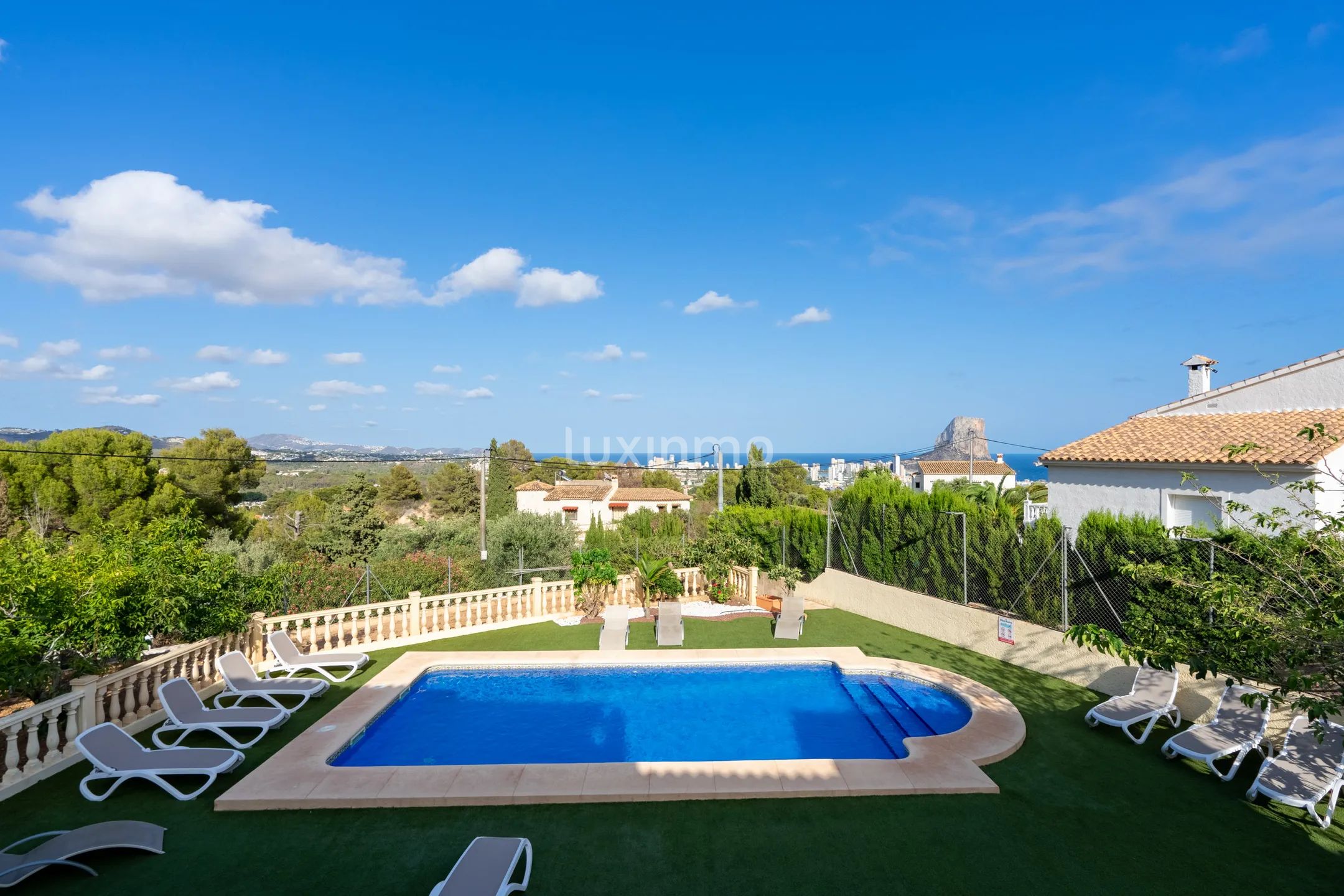Villa mediterránea con vistas al mar y a la montaña en Calpe — photo 41