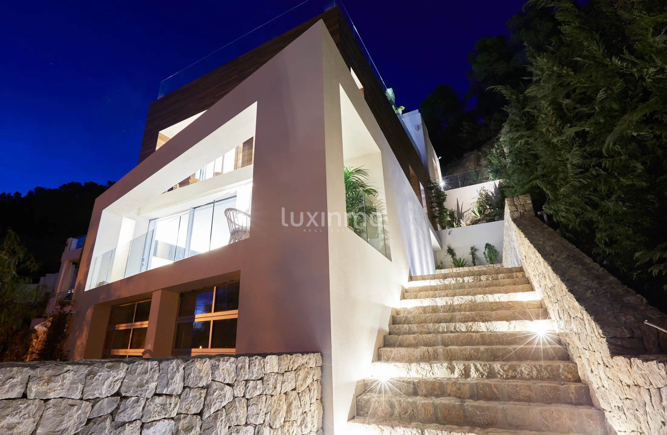 Striking Contemporary Villa in Cala Llonga, Seamlessly Integrated into Nature — photo 4