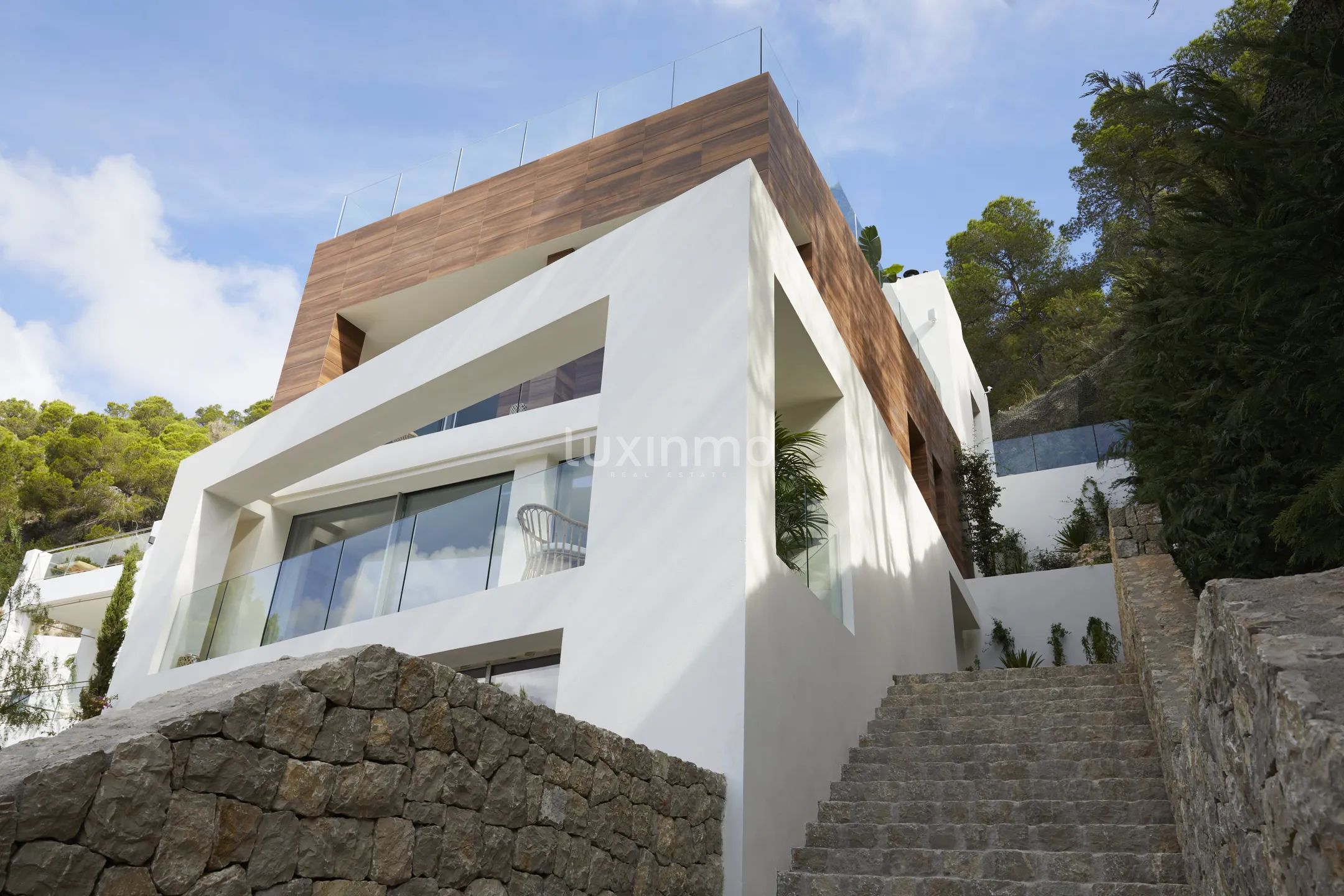 Striking Contemporary Villa in Cala Llonga, Seamlessly Integrated into Nature — photo 5