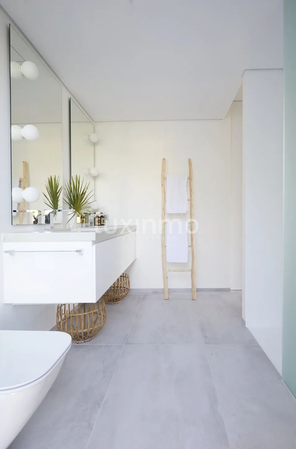 Striking Contemporary Villa in Cala Llonga, Seamlessly Integrated into Nature — photo 17