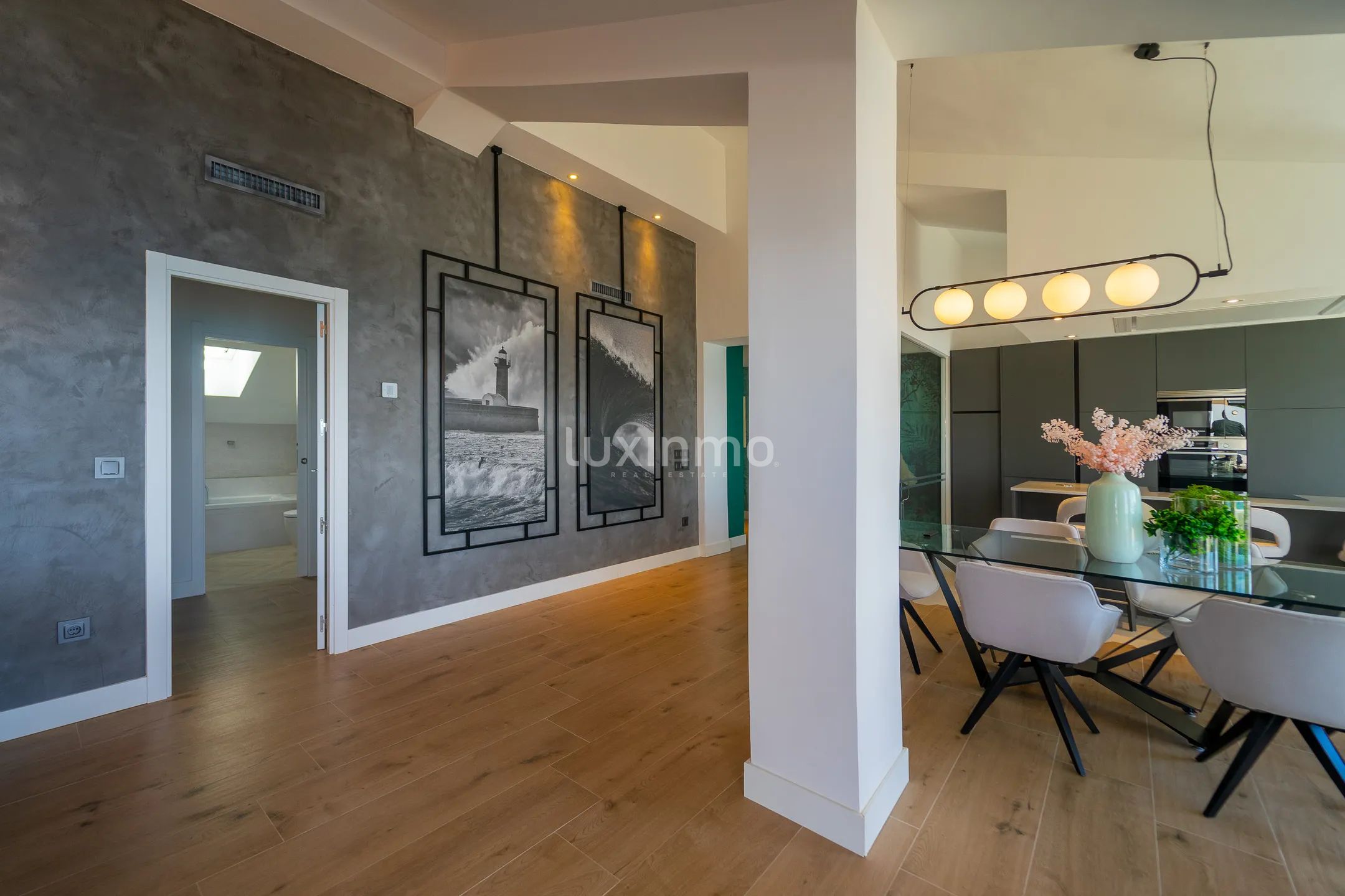 Modern penthouse on the beachfront in Campomanes — photo 11