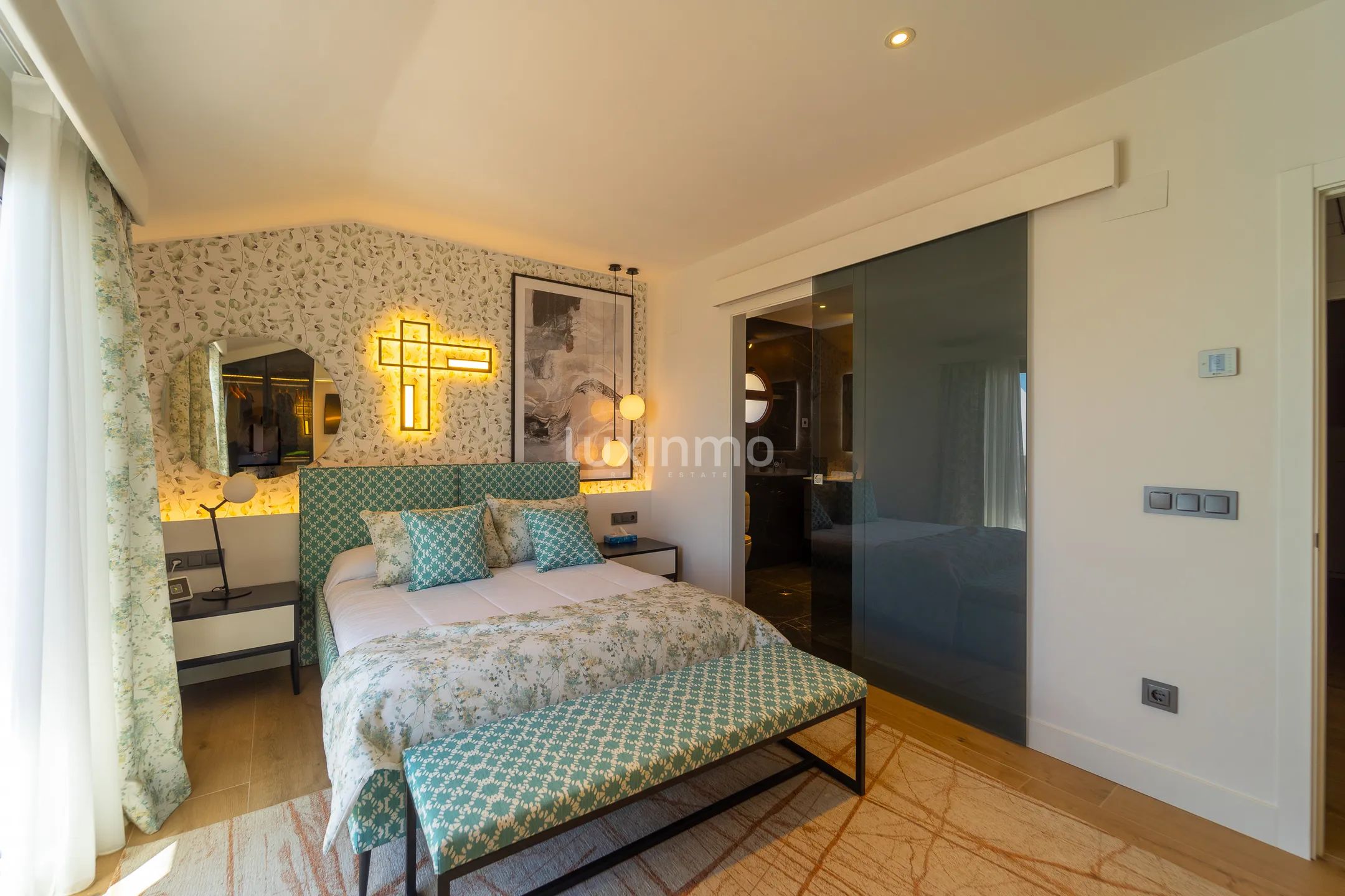 Modern penthouse on the beachfront in Campomanes — photo 16