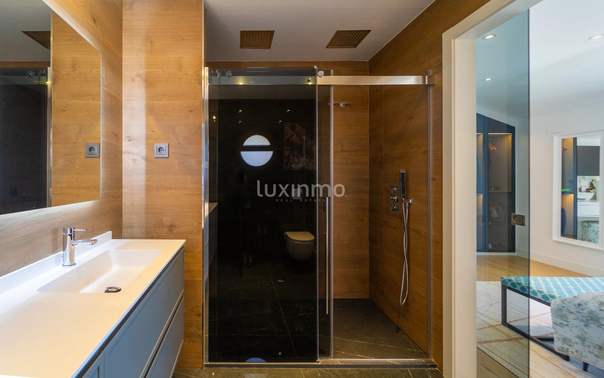 Modern penthouse on the beachfront in Campomanes — photo 17